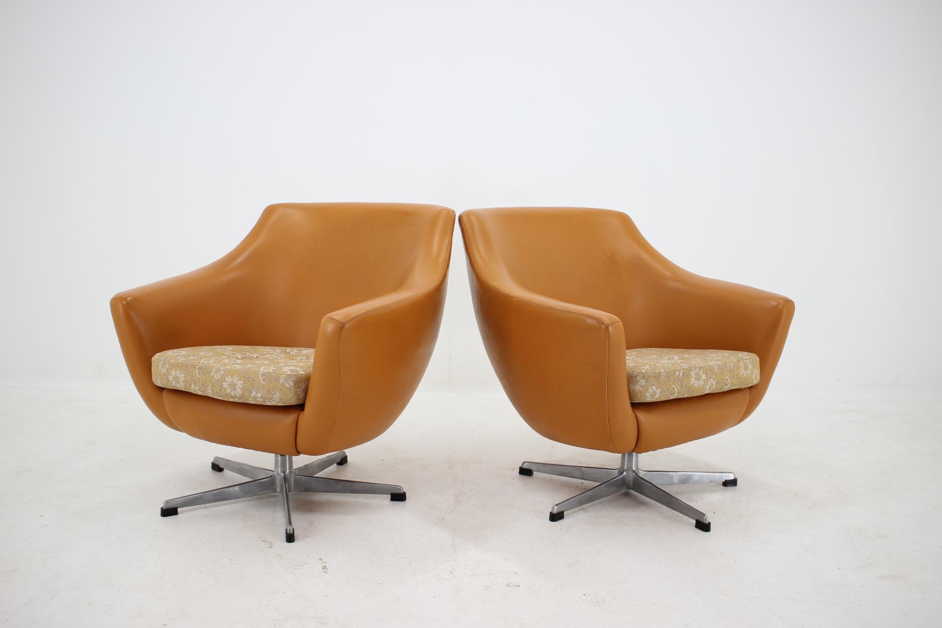 1970s swivel chairs
