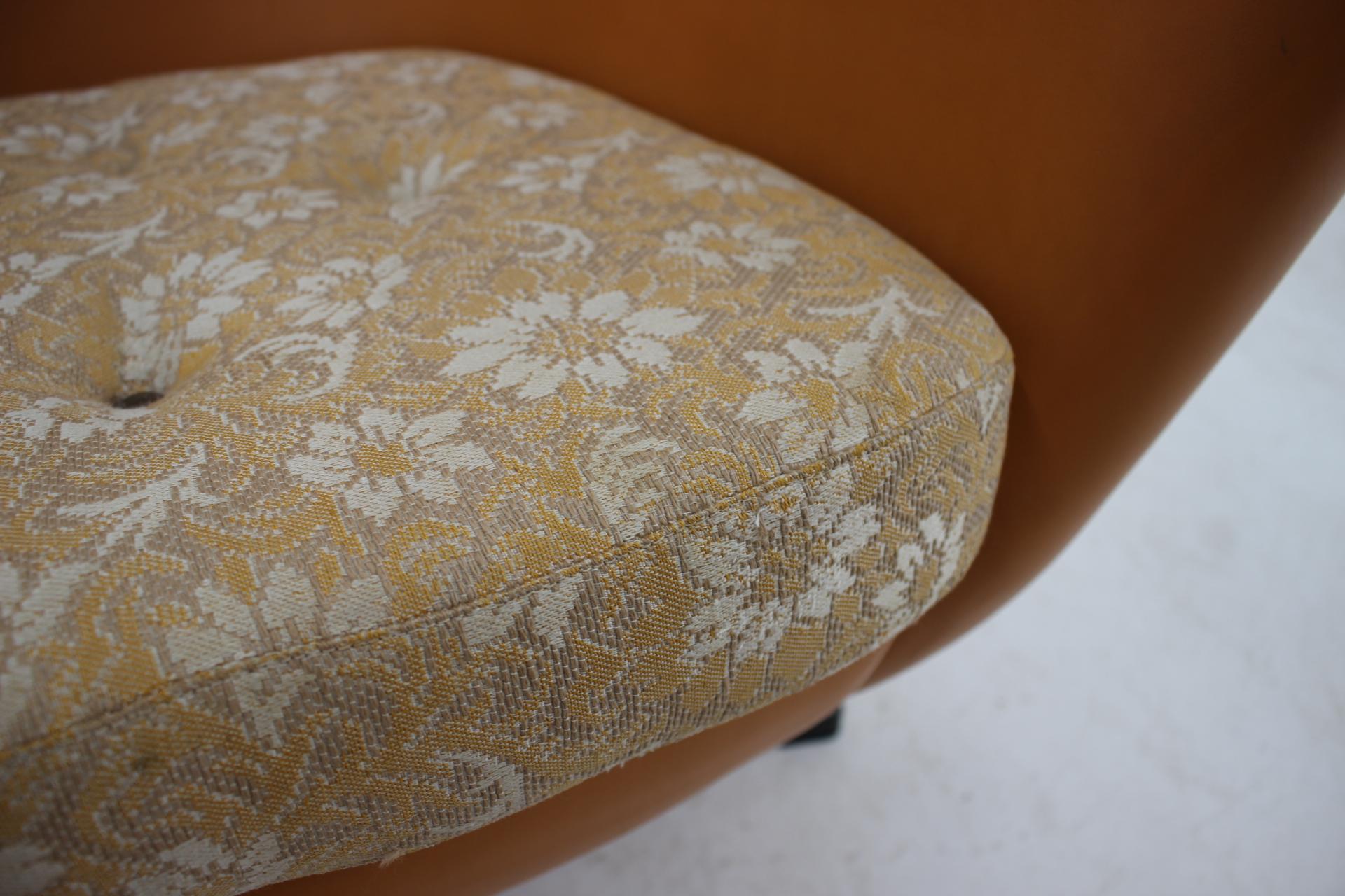 Metal Pair of Leatherette Swivel Chairs, 1970s