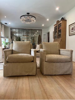 Pareja de sillones giratorios con faldón Lee Industries - Chenilla dorada/café