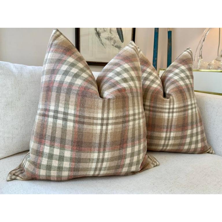 Un delizioso plaid in 100% lana inglese di Lee Jofa. Il modello 