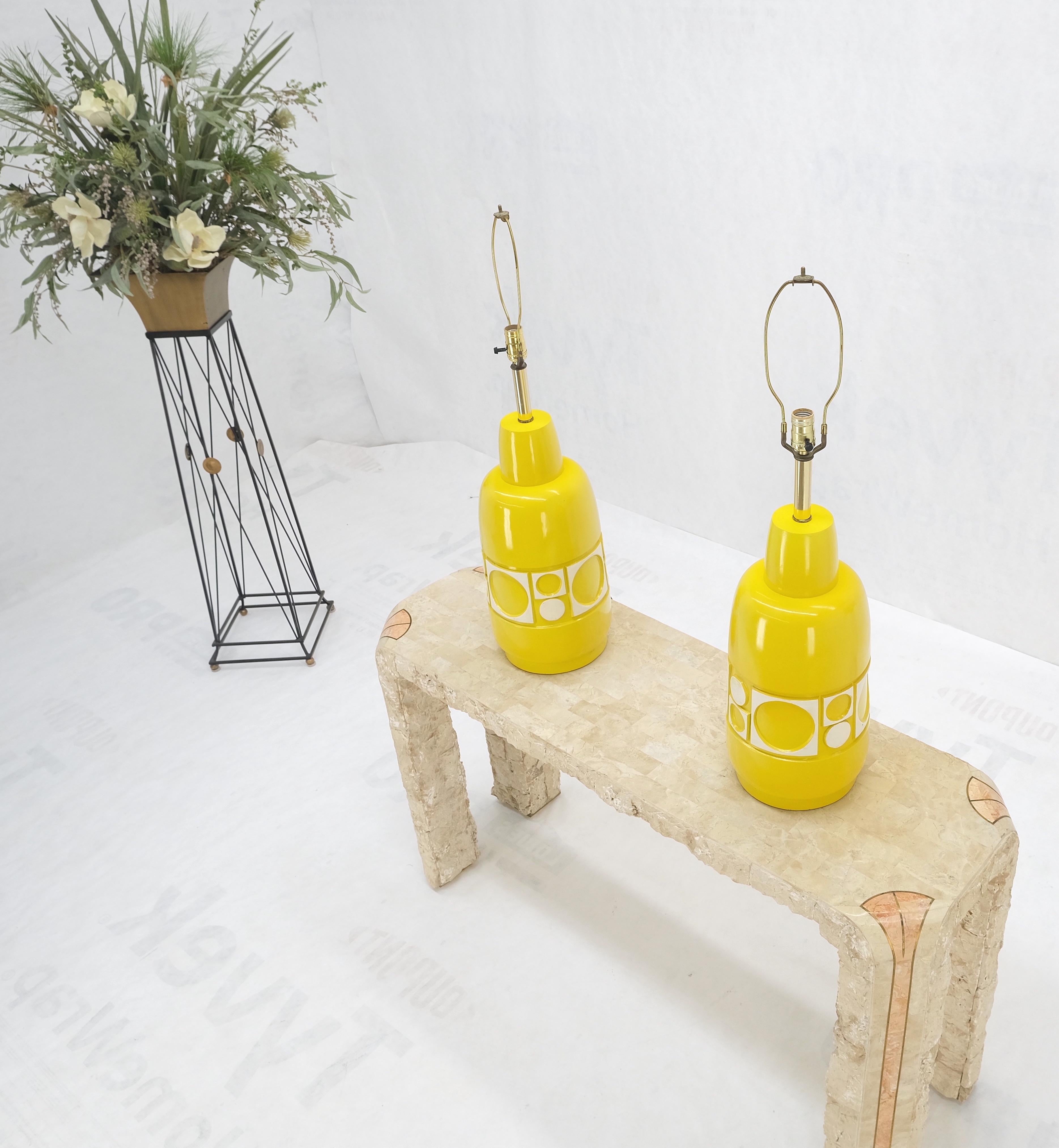 Pair of Lemon Yellow jug Bottle ShapeArt  Porcelain Pottery Ceramic Table Lamps For Sale 4