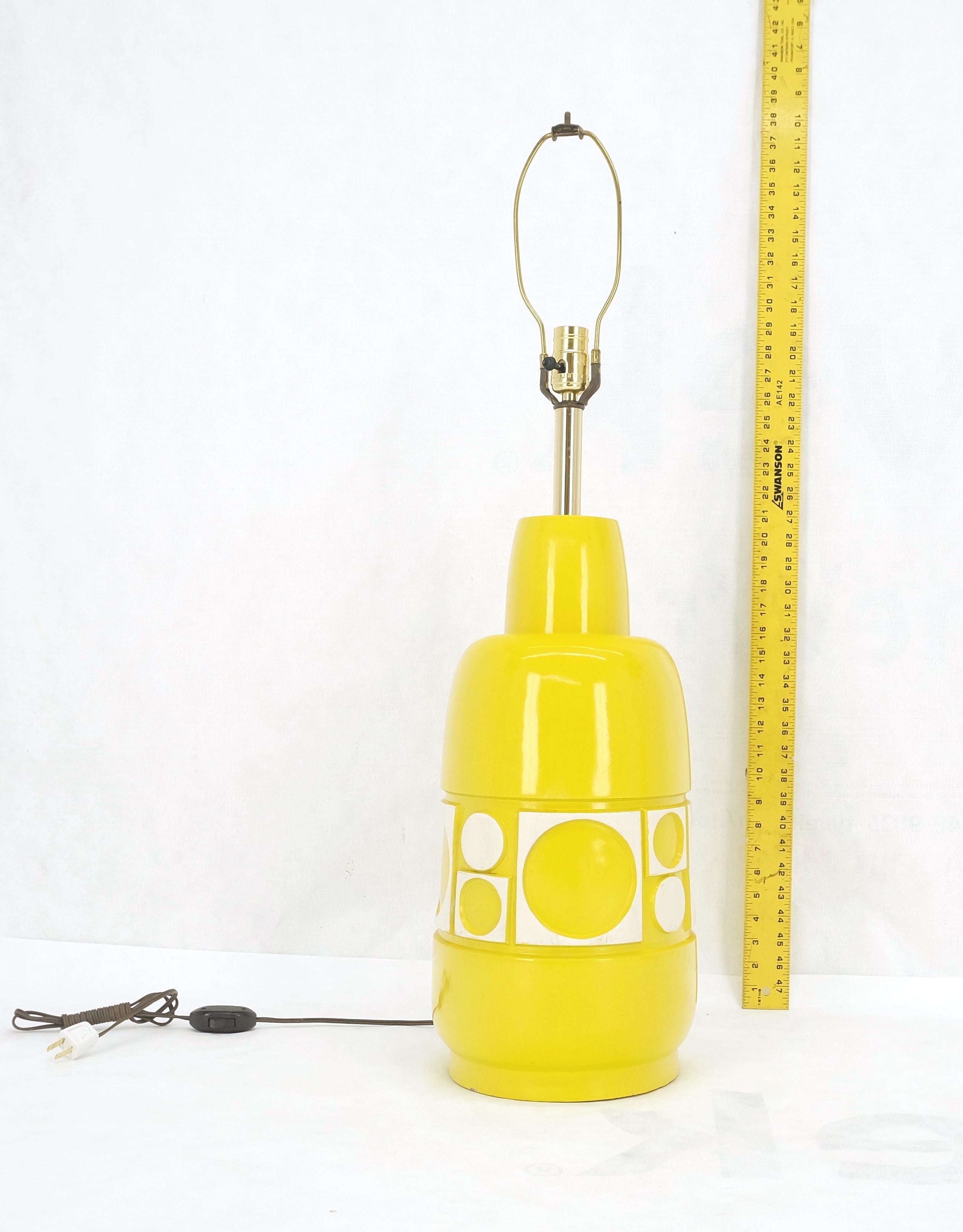 Pair of Lemon Yellow jug Bottle ShapeArt  Porcelain Pottery Ceramic Table Lamps For Sale 5