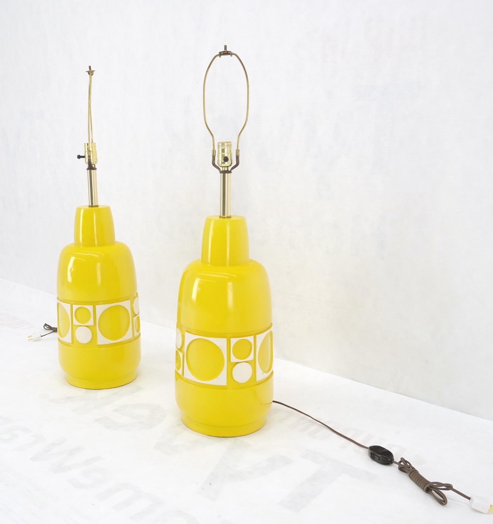 Pair of Lemon Yellow jug Bottle ShapeArt  Porcelain Pottery Ceramic Table Lamps For Sale 6