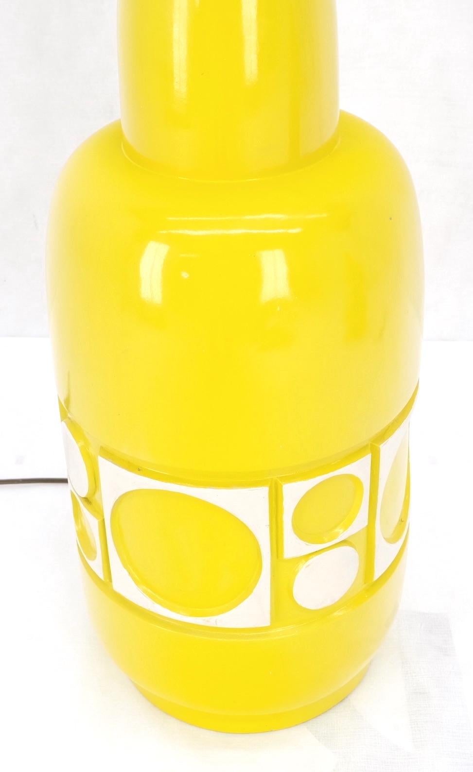 Pair of Lemon Yellow jug Bottle ShapeArt  Porcelain Pottery Ceramic Table Lamps In Good Condition For Sale In Rockaway, NJ