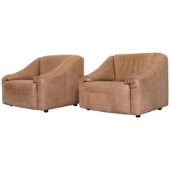 Pair of Leolux Light Brown Buffalo Leather Lounge Chairs