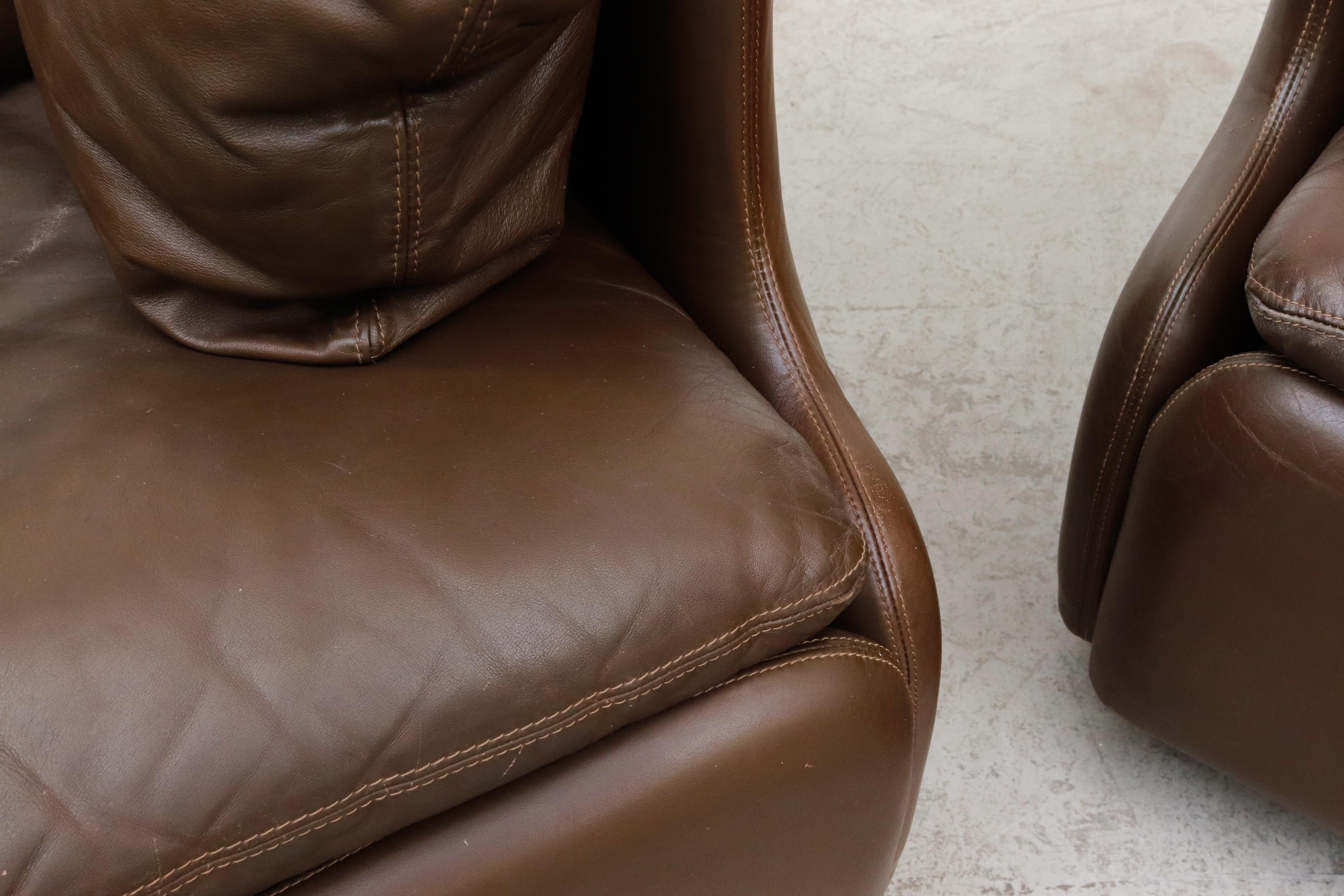 Pair of Leolux Wave Frame Lounge Chairs in Brown Leather 6