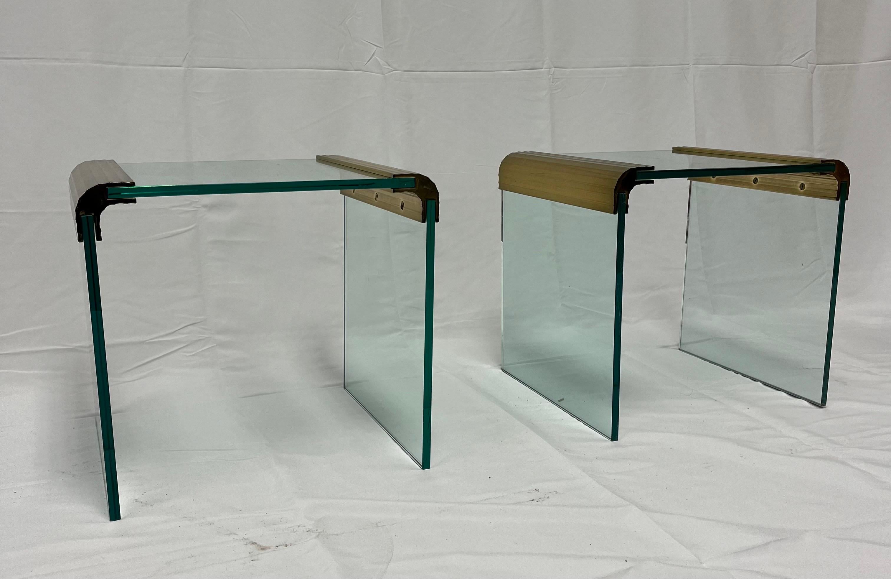 Mid-Century Modern Tables d'appoint ou de bout en verre Leon Rosen pour Pace Collection en vente