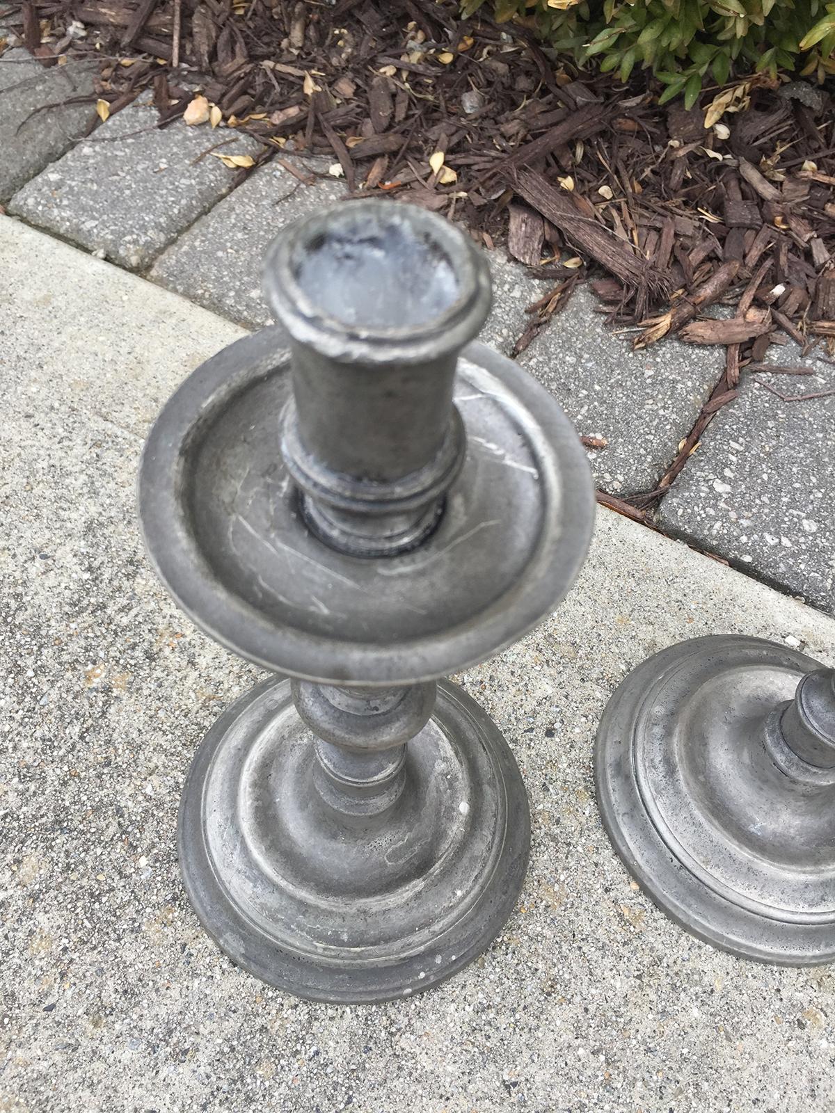 Pair of Les Etains De Paris Marked French Pewter Candlesticks, circa 1980s In Good Condition In Atlanta, GA