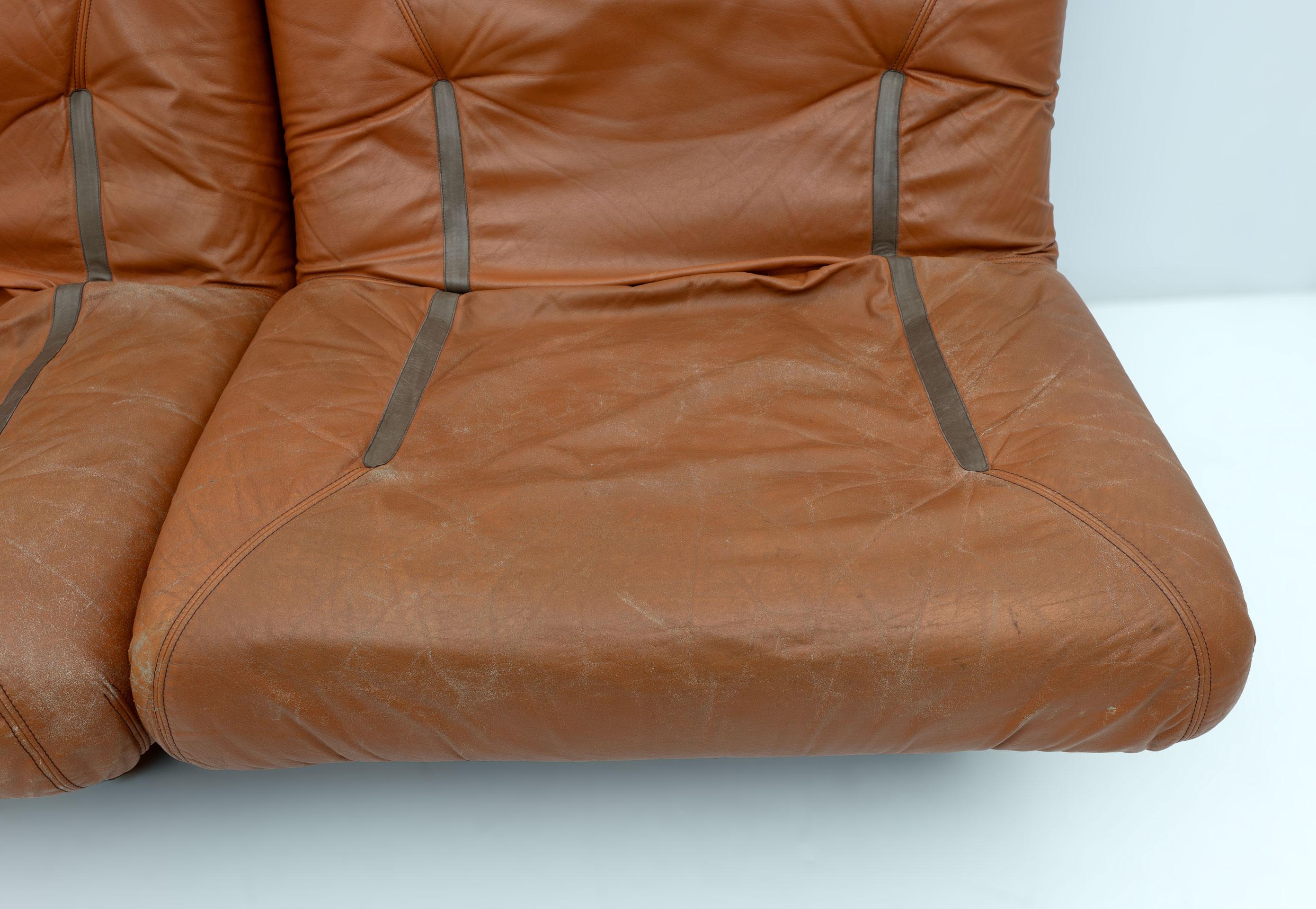 Fin du 20e siècle Paire de fauteuils Lev & Lev modernes du milieu du siècle dernier en cuir avec cadre en fibre de verre en vente