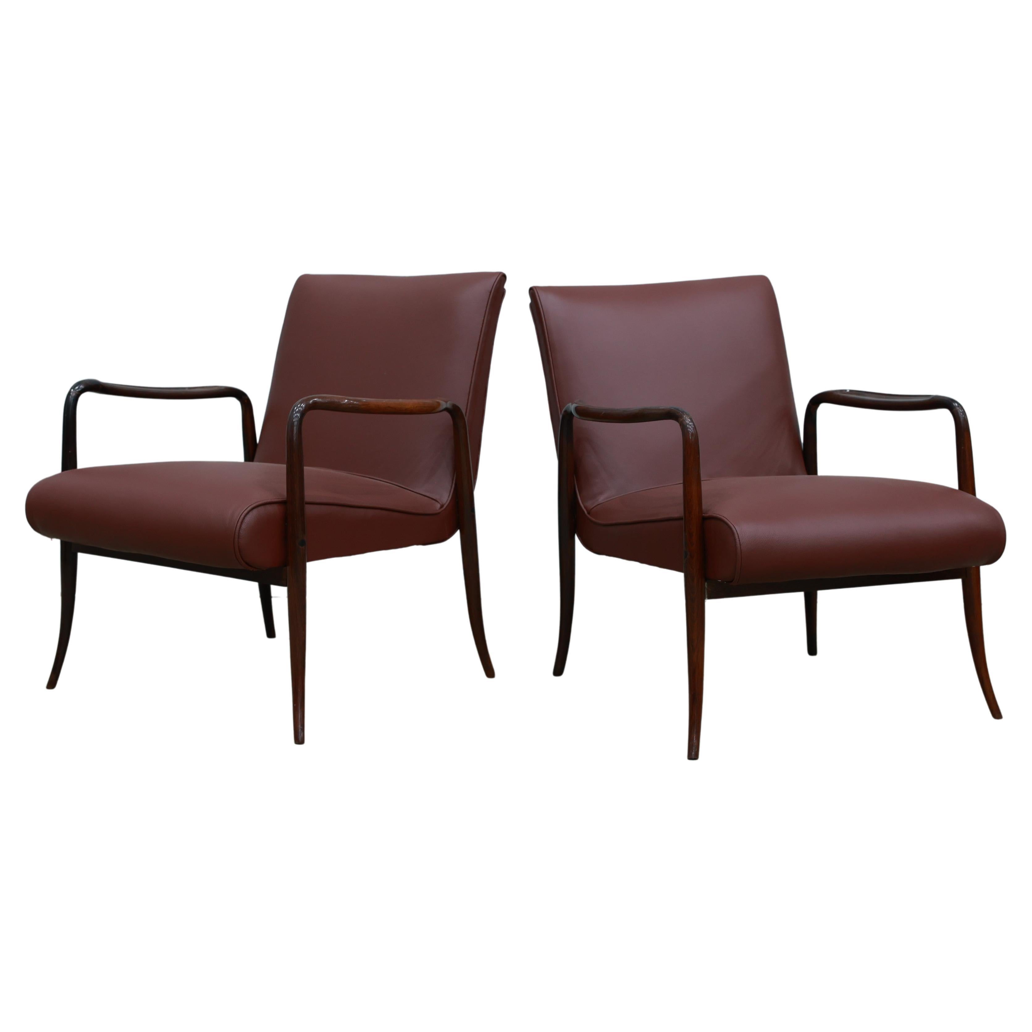 Pair of “Leve” armchairs in hardwood & leather by Joaquim Tenreiro, 1942, Brazil For Sale