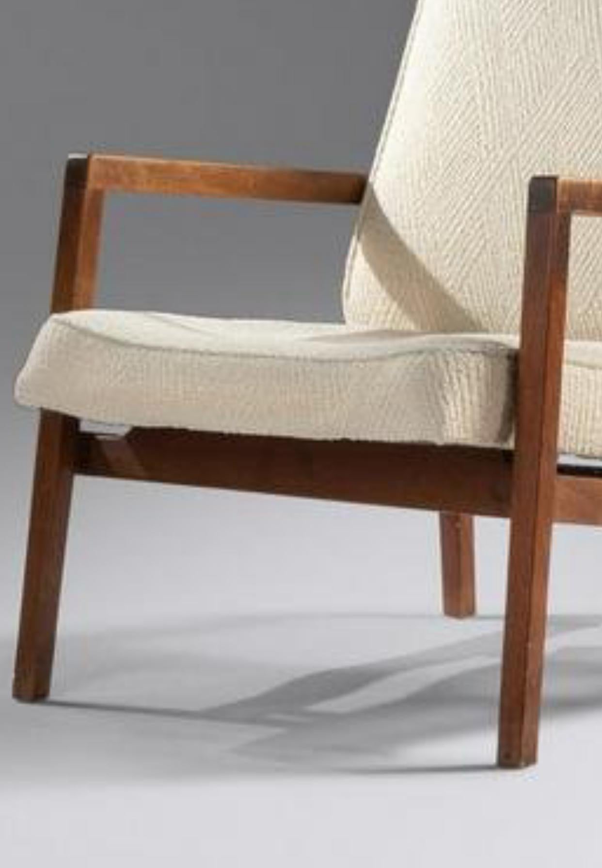 Mid-20th Century Pair of Lewis Butler for Knoll 655 Walnut and Cream Wool Lounge Chairs For Sale