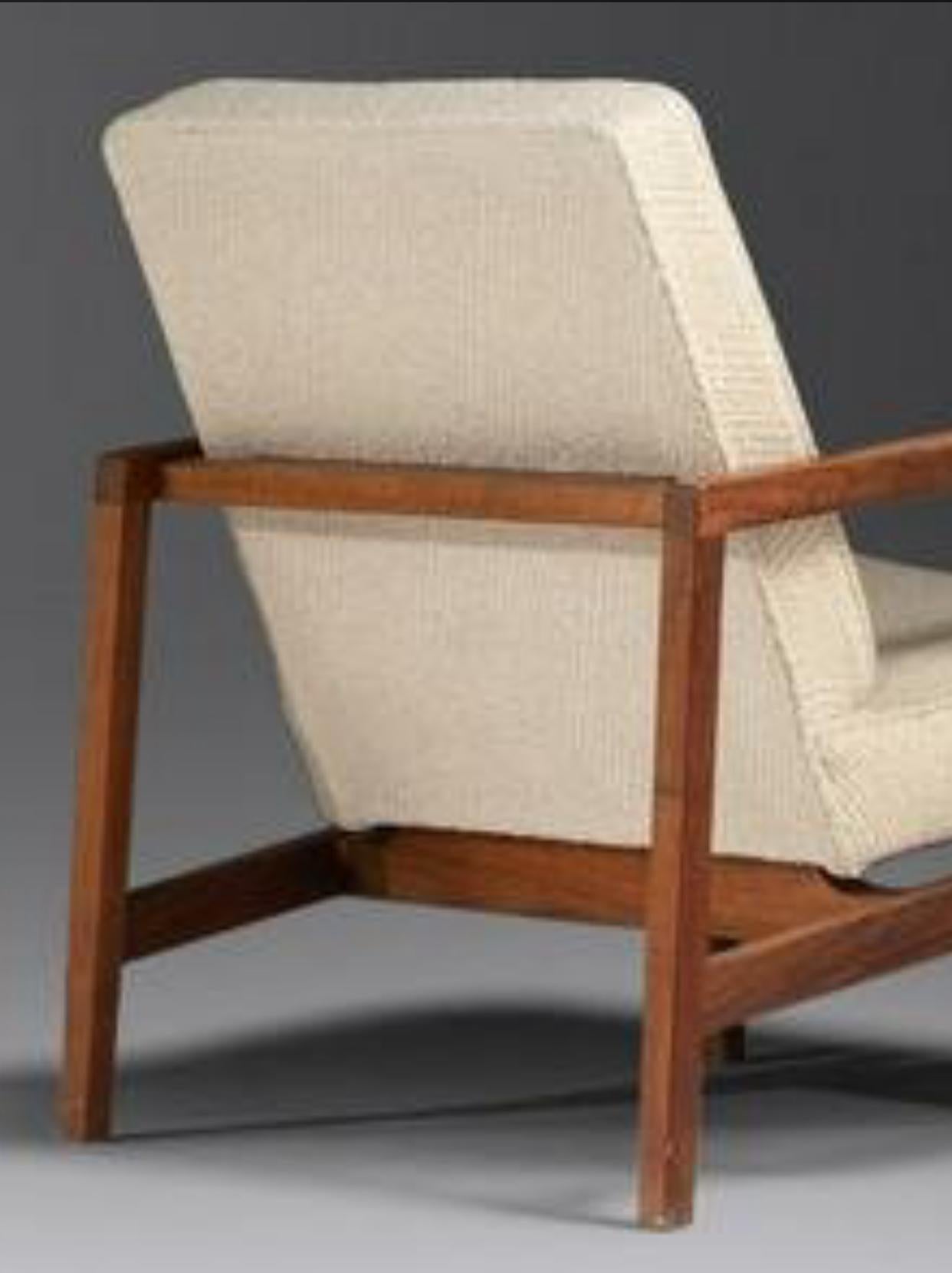 Pair of Lewis Butler for Knoll 655 Walnut and Cream Wool Lounge Chairs For Sale 2