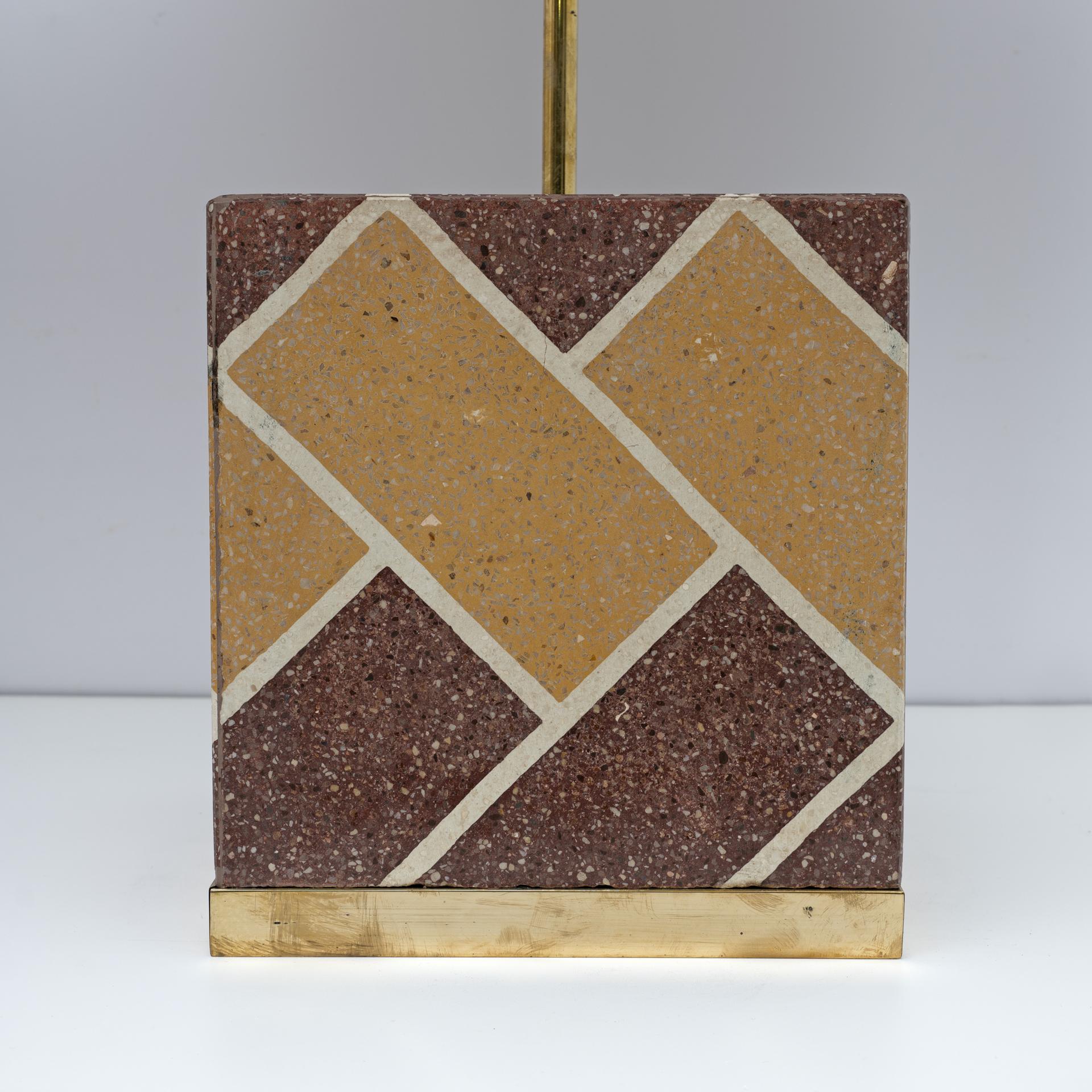 Coppia di lampade da tavolo italiane in cementite di epoca Liberty in vendita 2