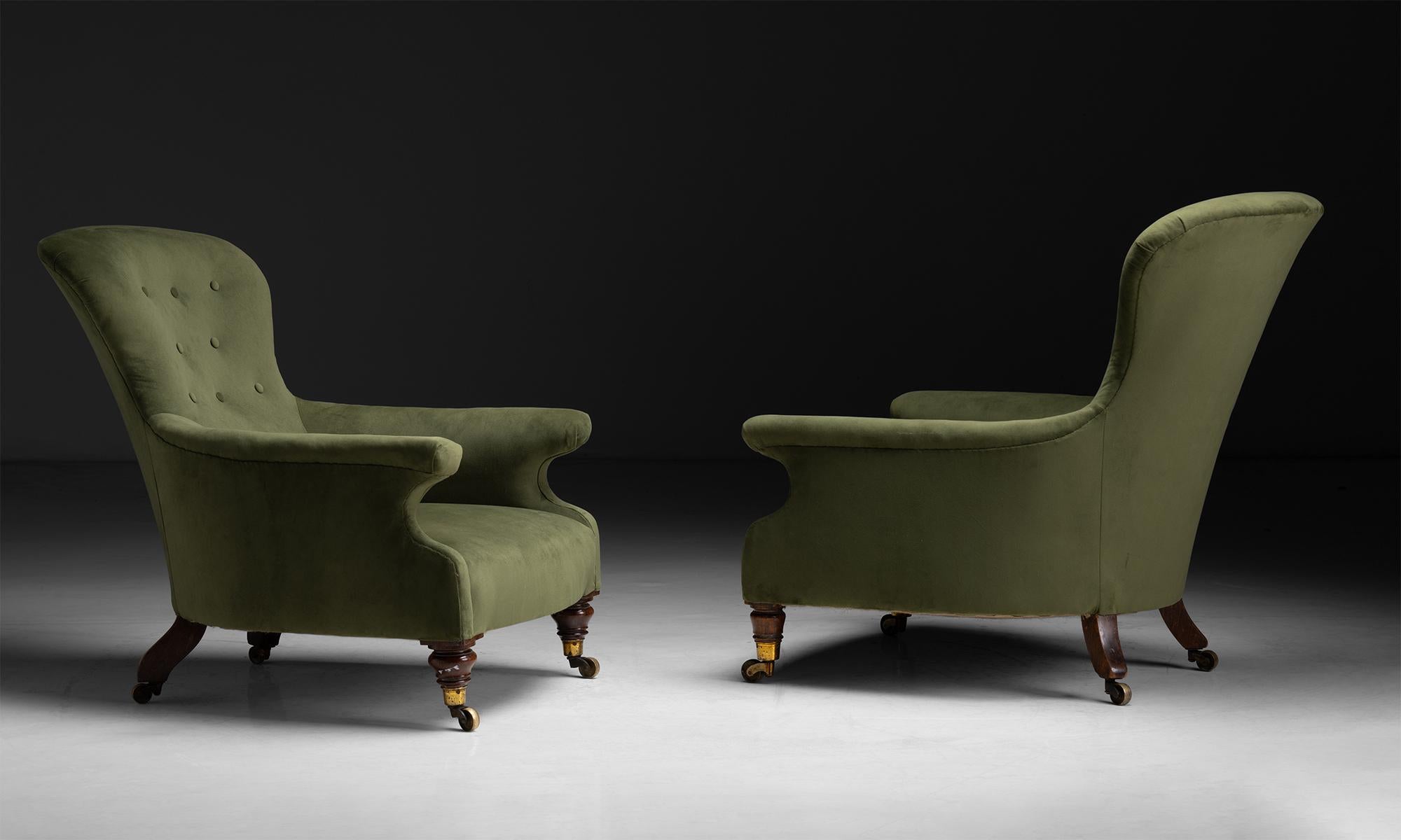 Pair of Library Chairs in Velvet, England, circa 1910 In Good Condition In Culver City, CA