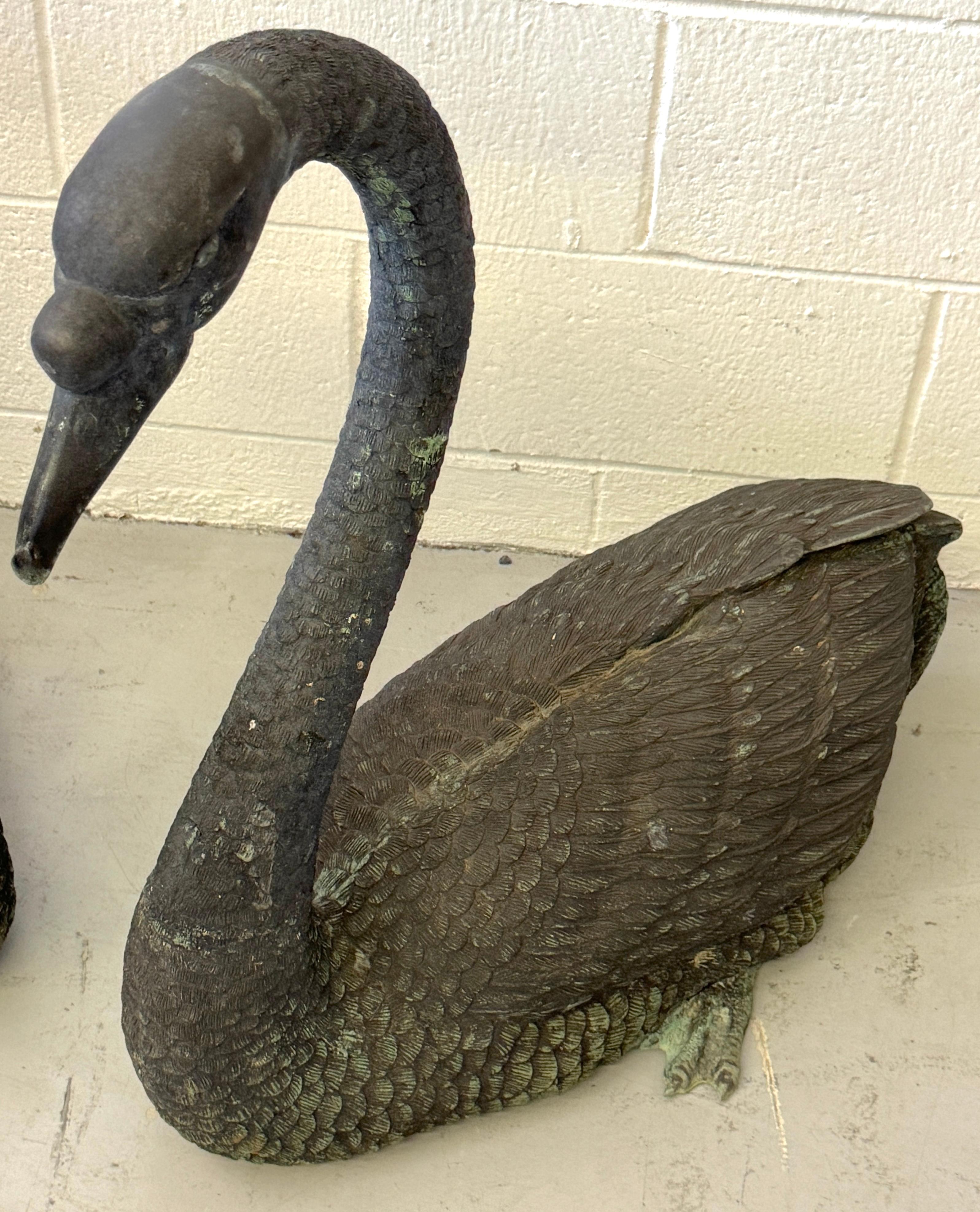 French Pair of Life-Size Patinated Bronze Garden Swans, France, 20th Century (Pre-WWII) For Sale