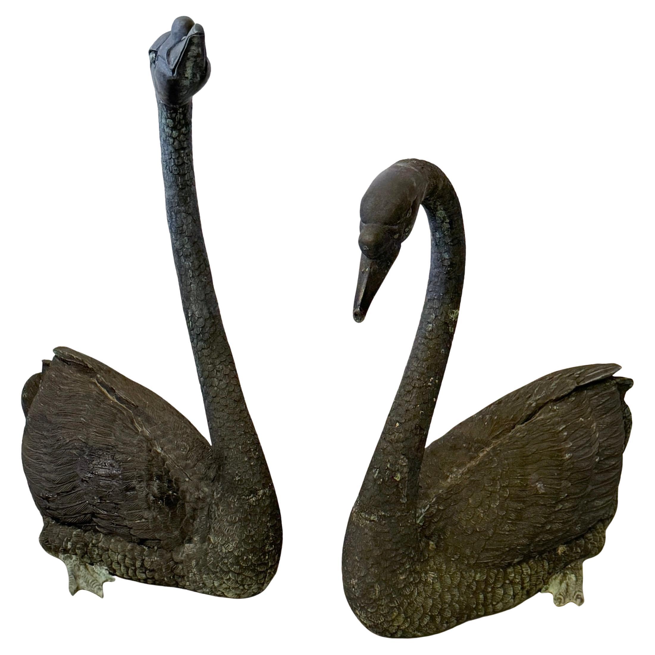 Pair of Life-Size Patinated Bronze Garden Swans, France, 20th Century (Pre-WWII) For Sale
