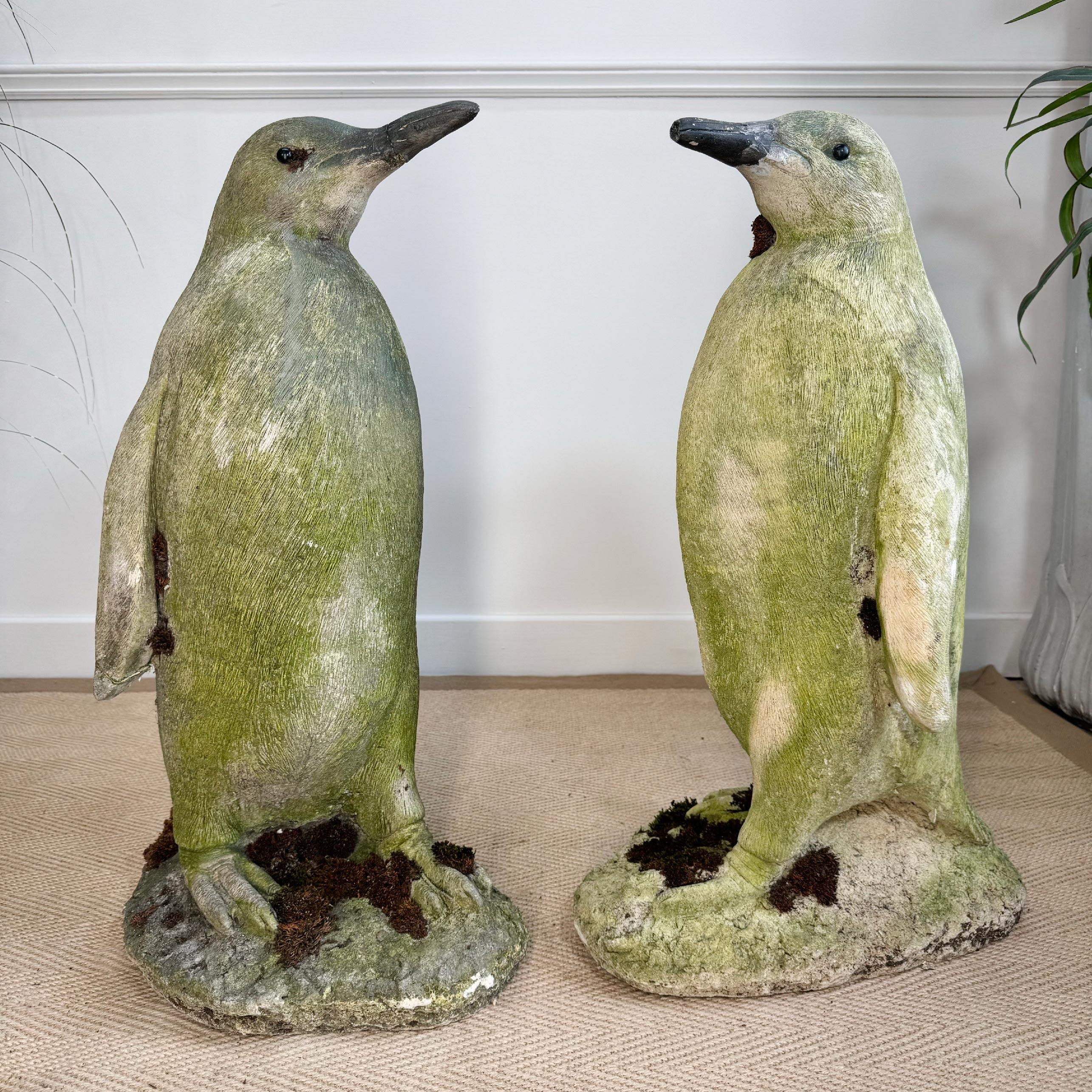 Pareja de Estatuas de Jardín Pingüino Tamaño Natural Hecho a mano en venta
