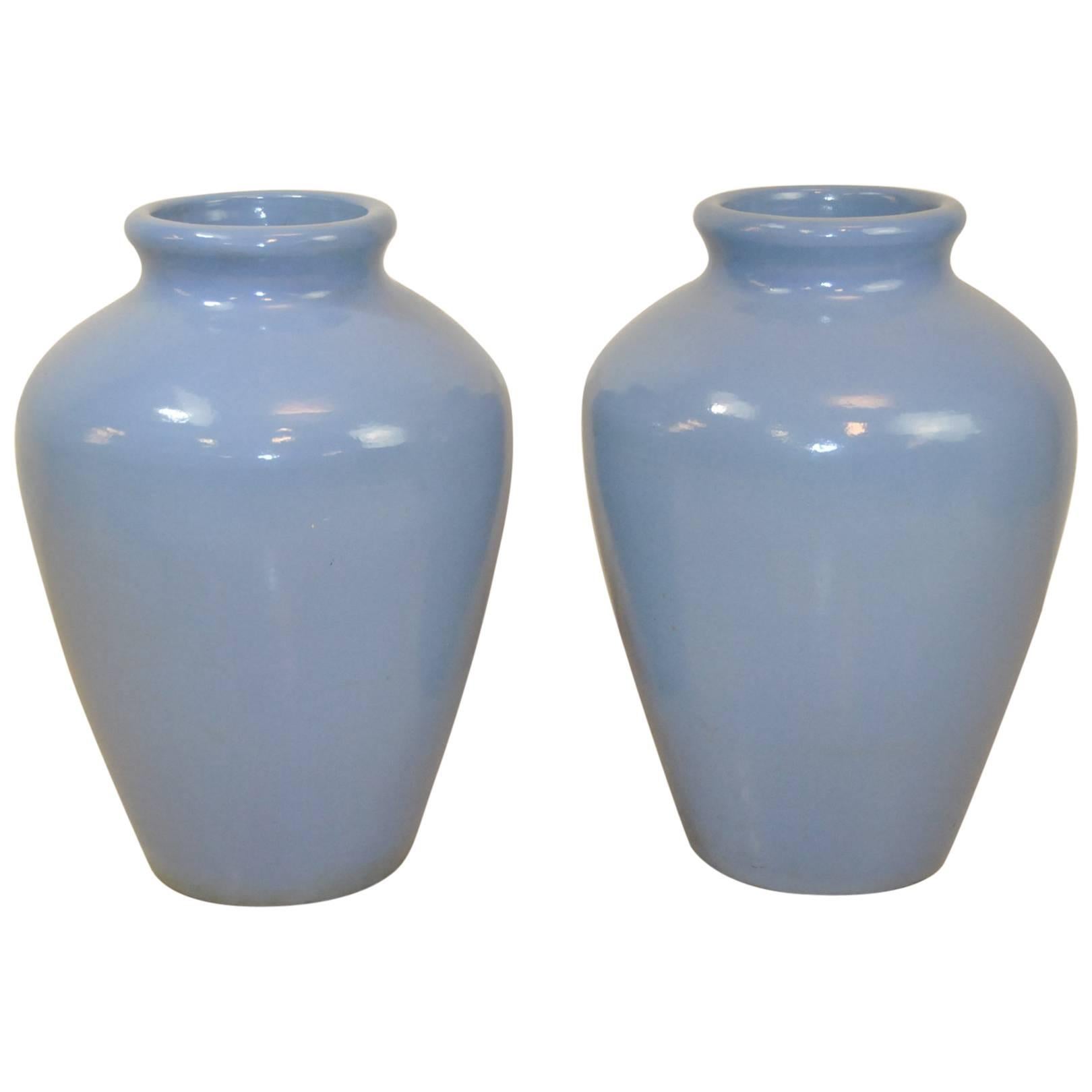 Paire de vases à poser sur le sol en céramique bleu clair