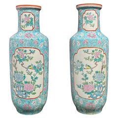 Paire de vases chinois bleu clair