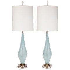 Paire de lampes de table en Murano de couleur bleu clair avec garnitures chromées par Seguso