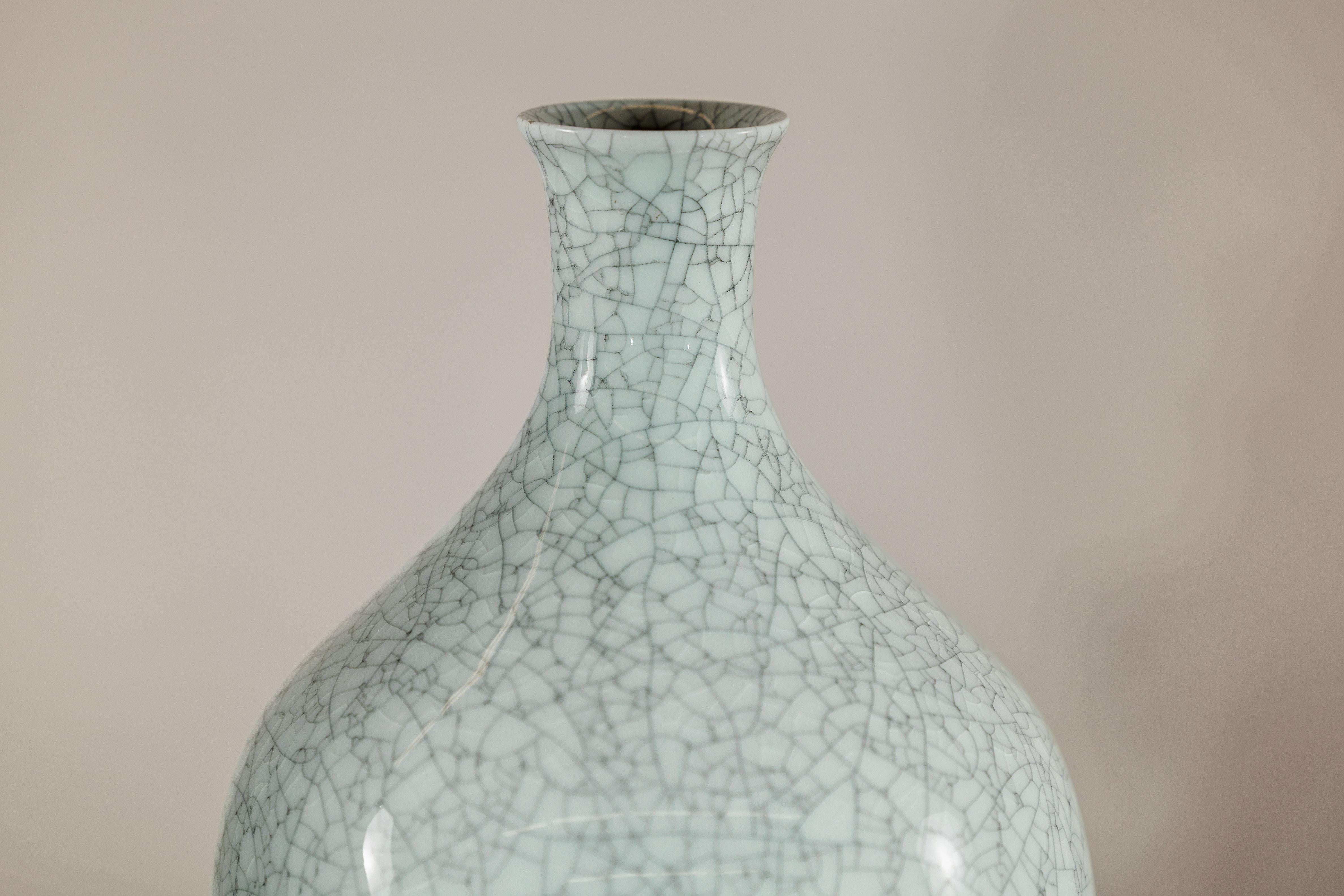 Pair of Light Grey Celadon-Glazed Porcelain Vases with Fine Crackle Pattern For Sale 5