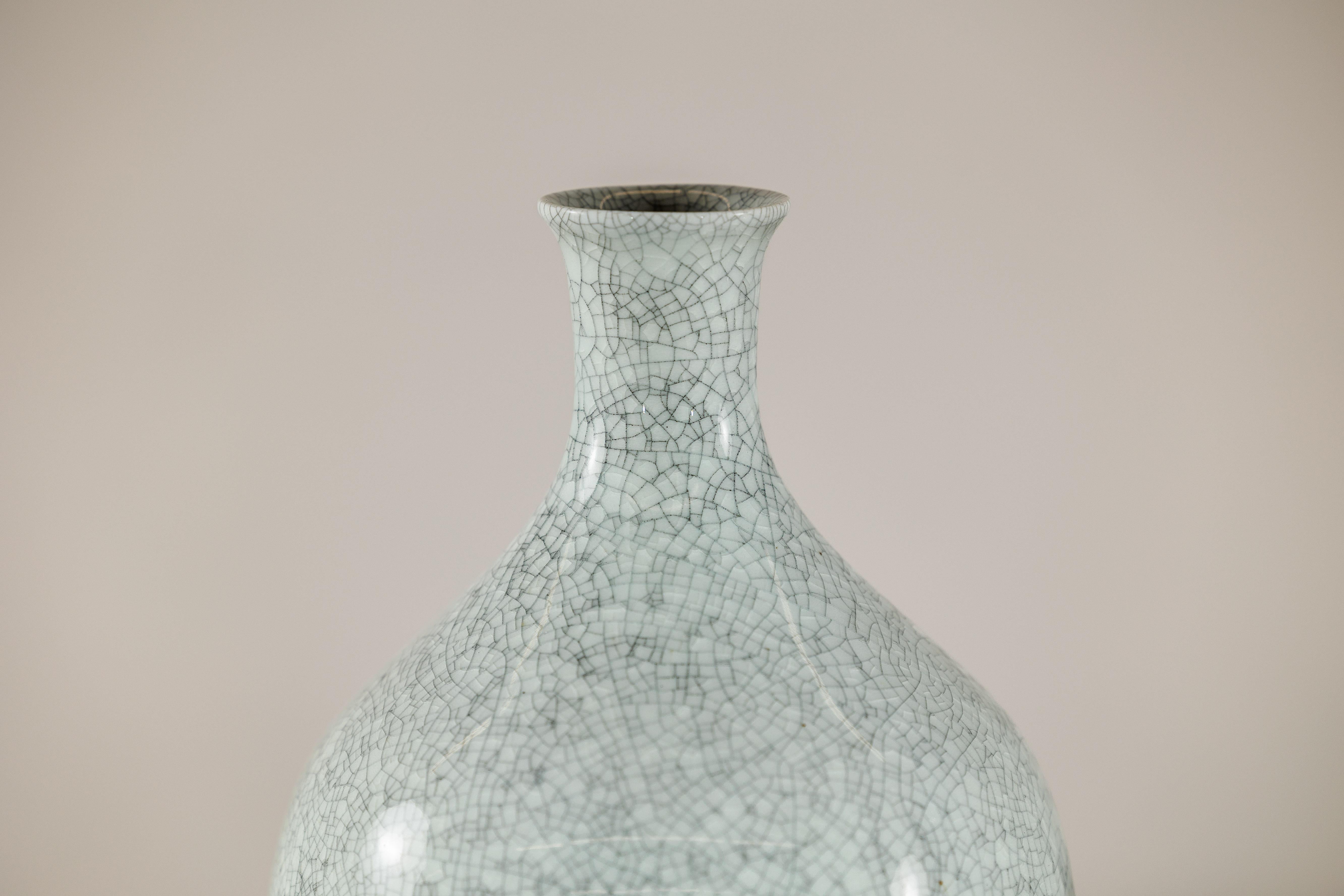 Pair of Light Grey Celadon-Glazed Porcelain Vases with Fine Crackle Pattern For Sale 2