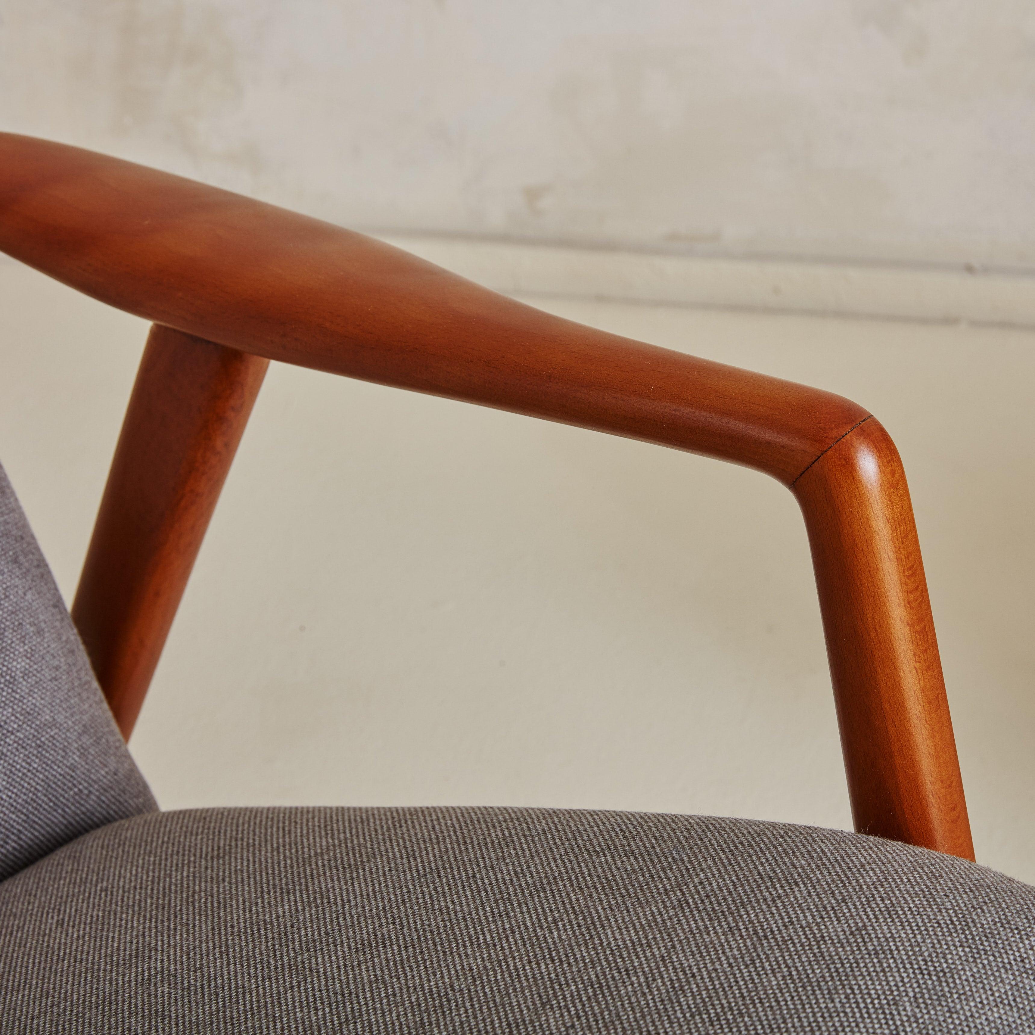 Paar hellgraue Loungesessel + Ottomane von Alf Svensson für Fritz Hansen im Angebot 1
