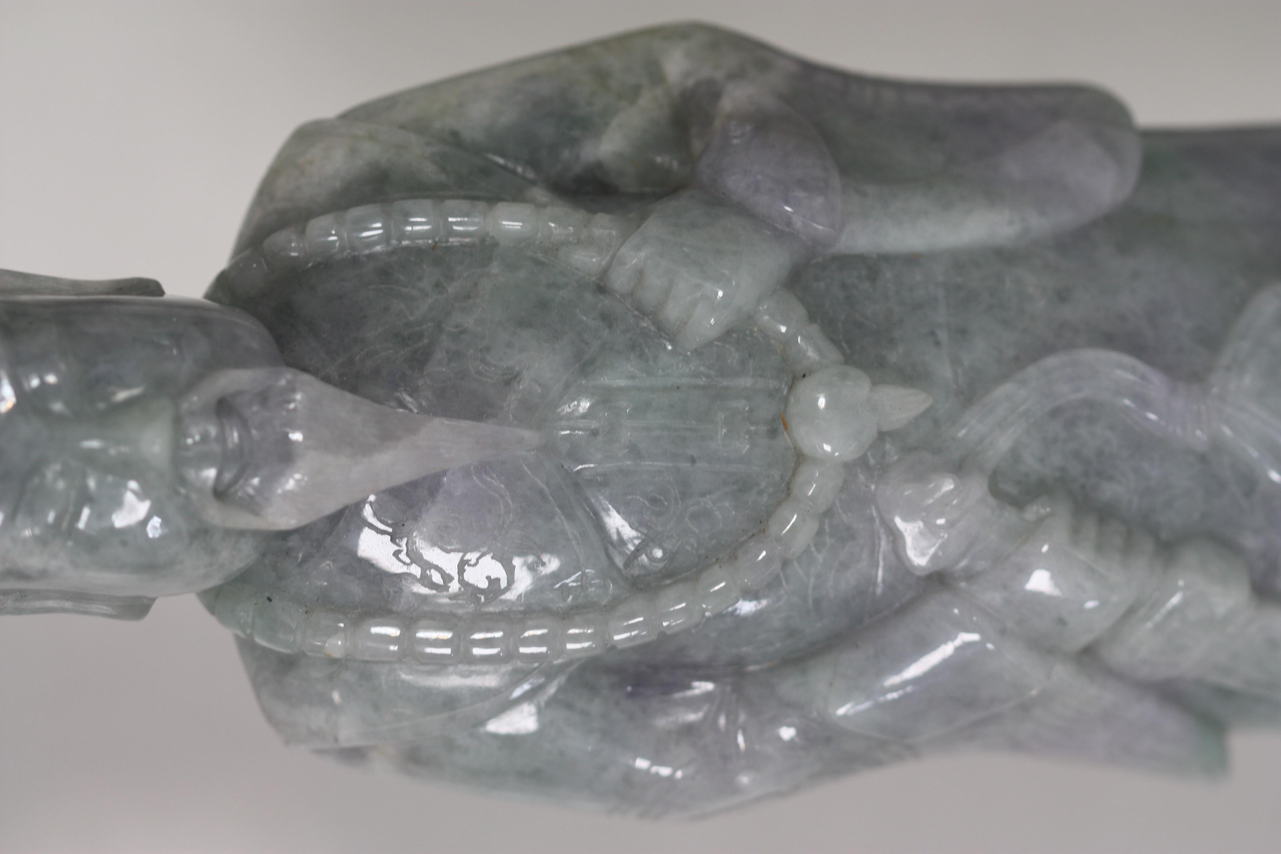 Pair of light lavender Jade Figures of a Queen and King  20TH CENTURY In Good Condition For Sale In West Palm Beach, FL