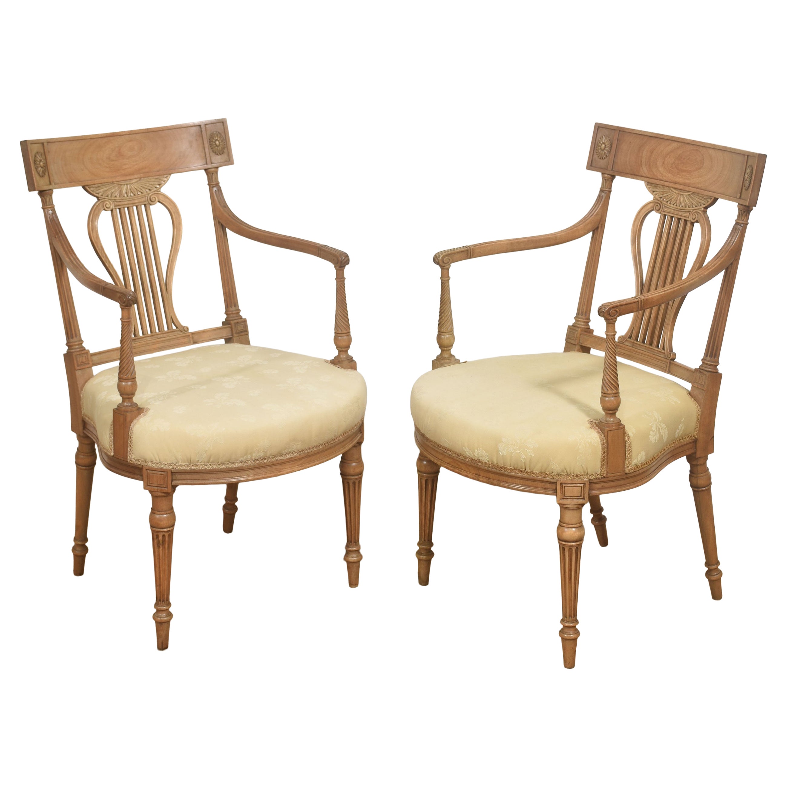 Pareja de sillones con respaldo de lira de caoba clara en venta
