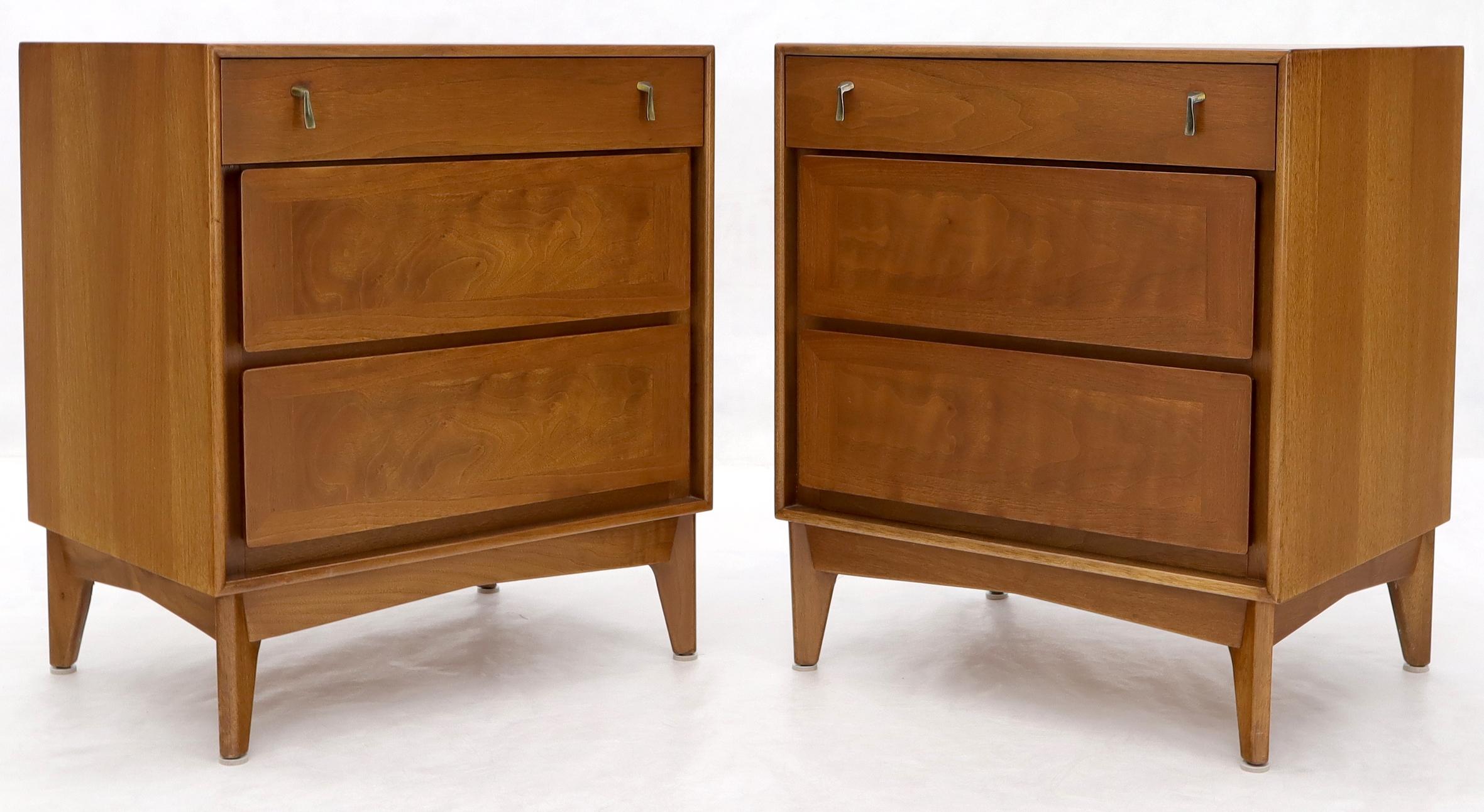 Pair of Mid-Century Modern 3-drawer end side nightstands table in light walnut.