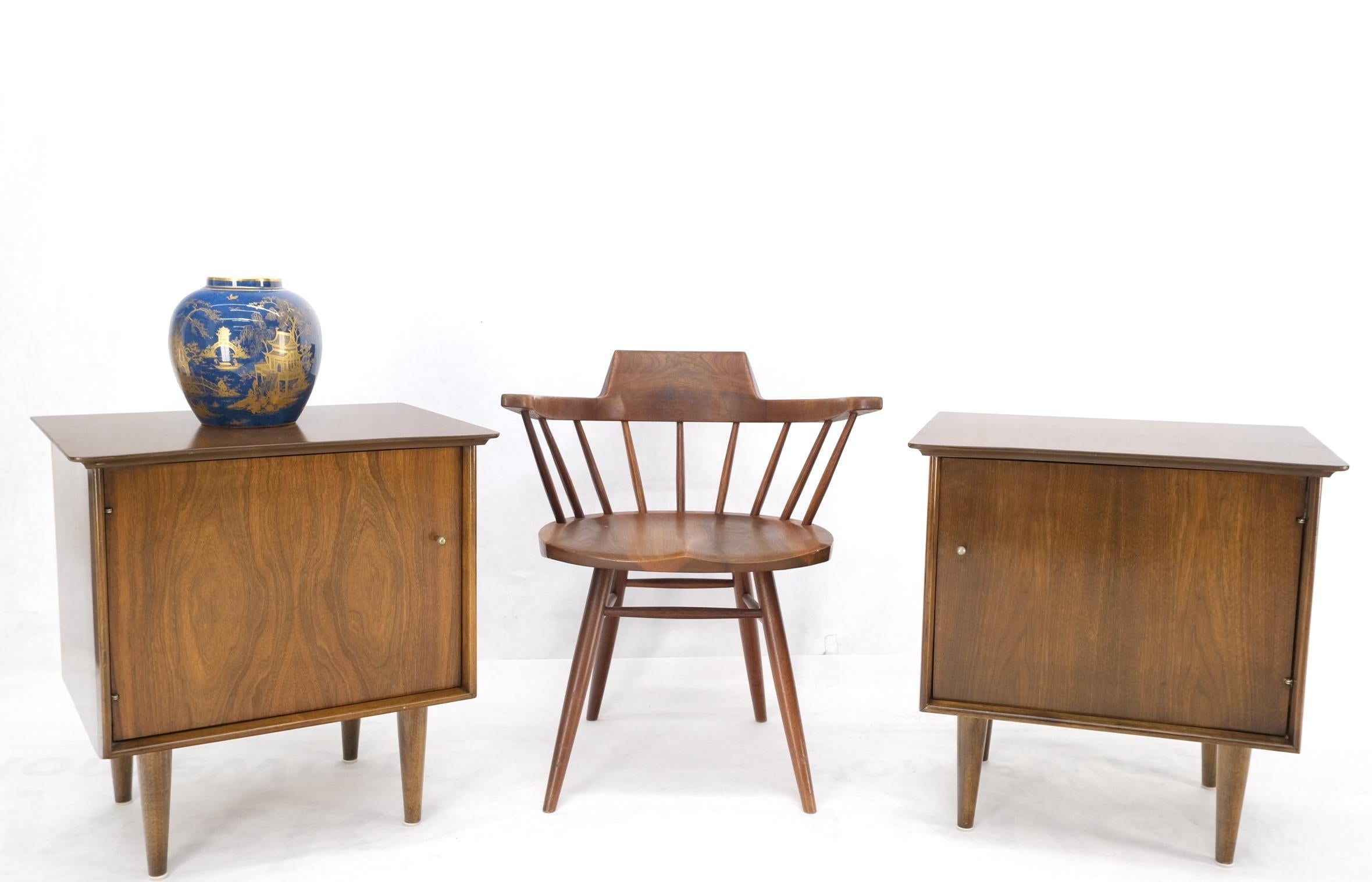 Pair of Mid-Century Modern light walnut one door night stands end side tables tapered legs mint.