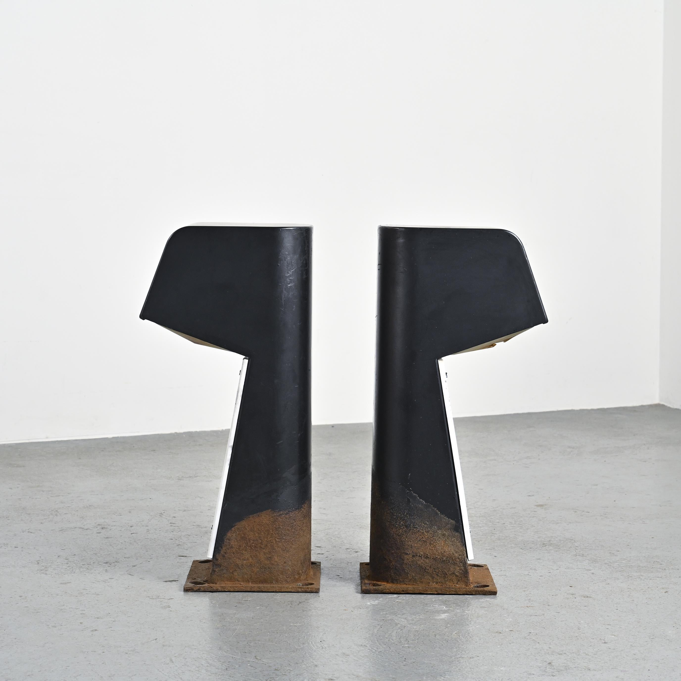 Metà XX secolo Coppia di terminali di illuminazione di Jean Balladur, 1969 in vendita