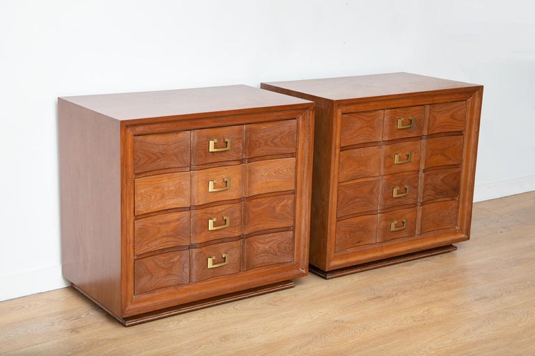 Pair of lightly cerused chest of drawers, USA 1950
Four drawers with newly plated brass handles
Cerused is very subtle, beautifil patina and grain
Restored to almost perfect condition
Attributed to Grosfeld House.
 
