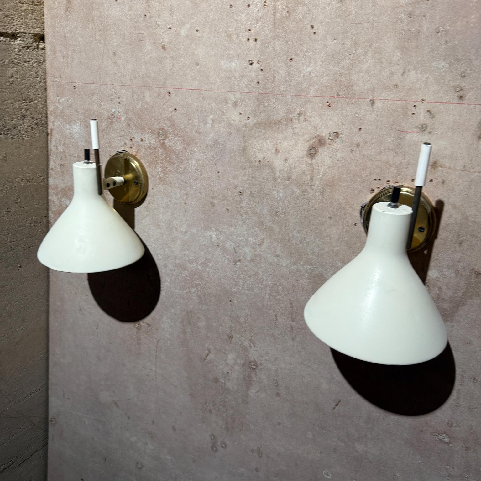 Paar Lightolier-Wandleuchter, Moderne der Mitte des Jahrhunderts im Angebot 1