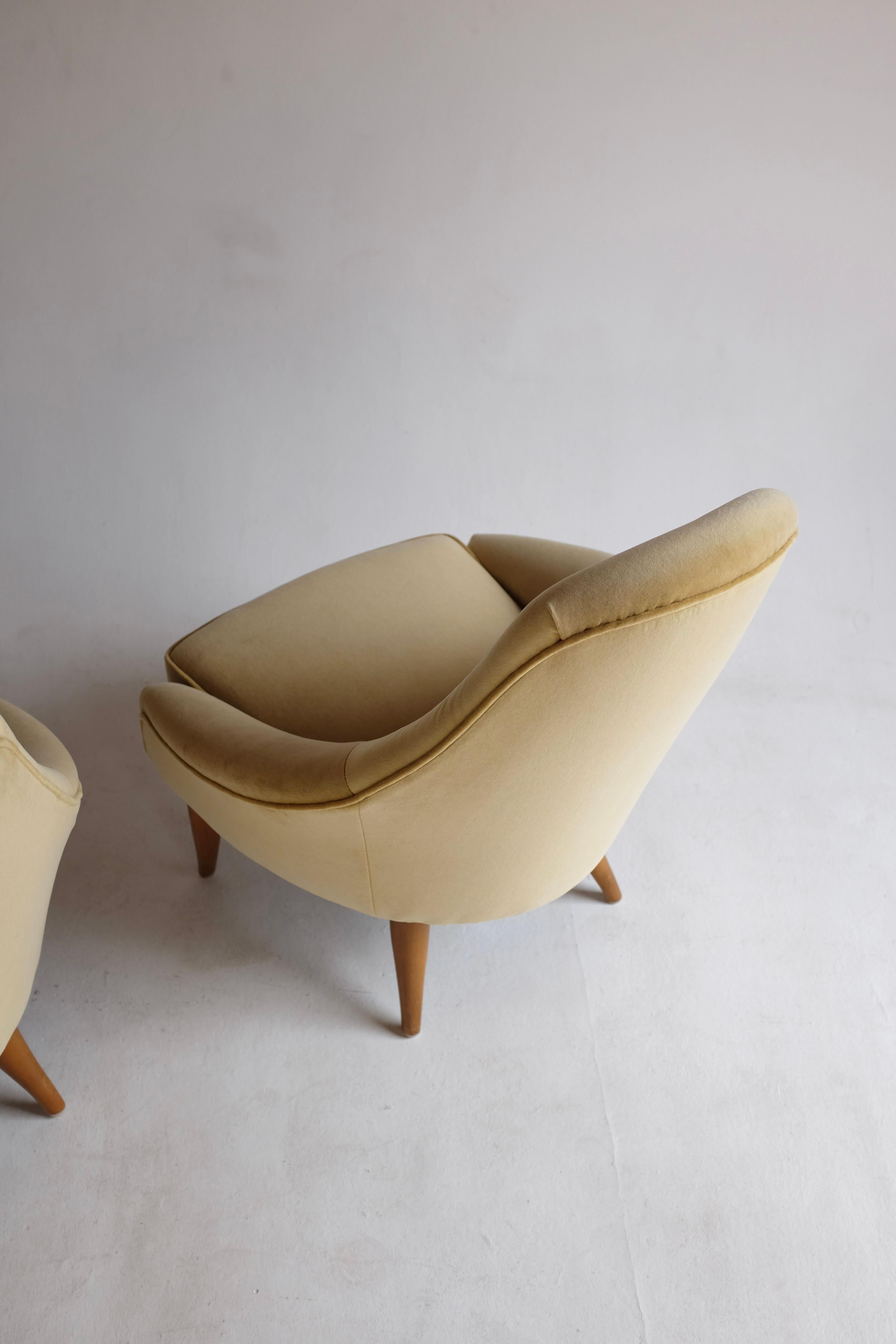 Pair of Lilla Eva Lounge Chairs by Kerstin Hörlin-Holmquist For Sale 1