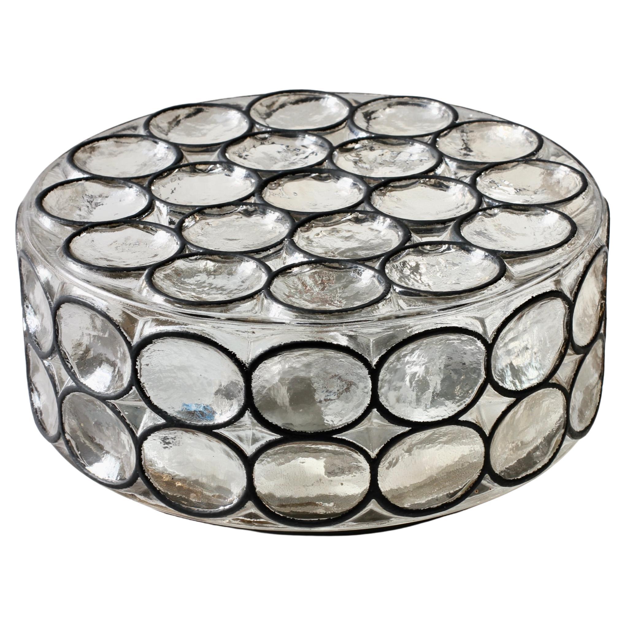 Paar Limburg Große kreisförmige Eisenringe & Glas Flushmount Lights Sconce 1960s