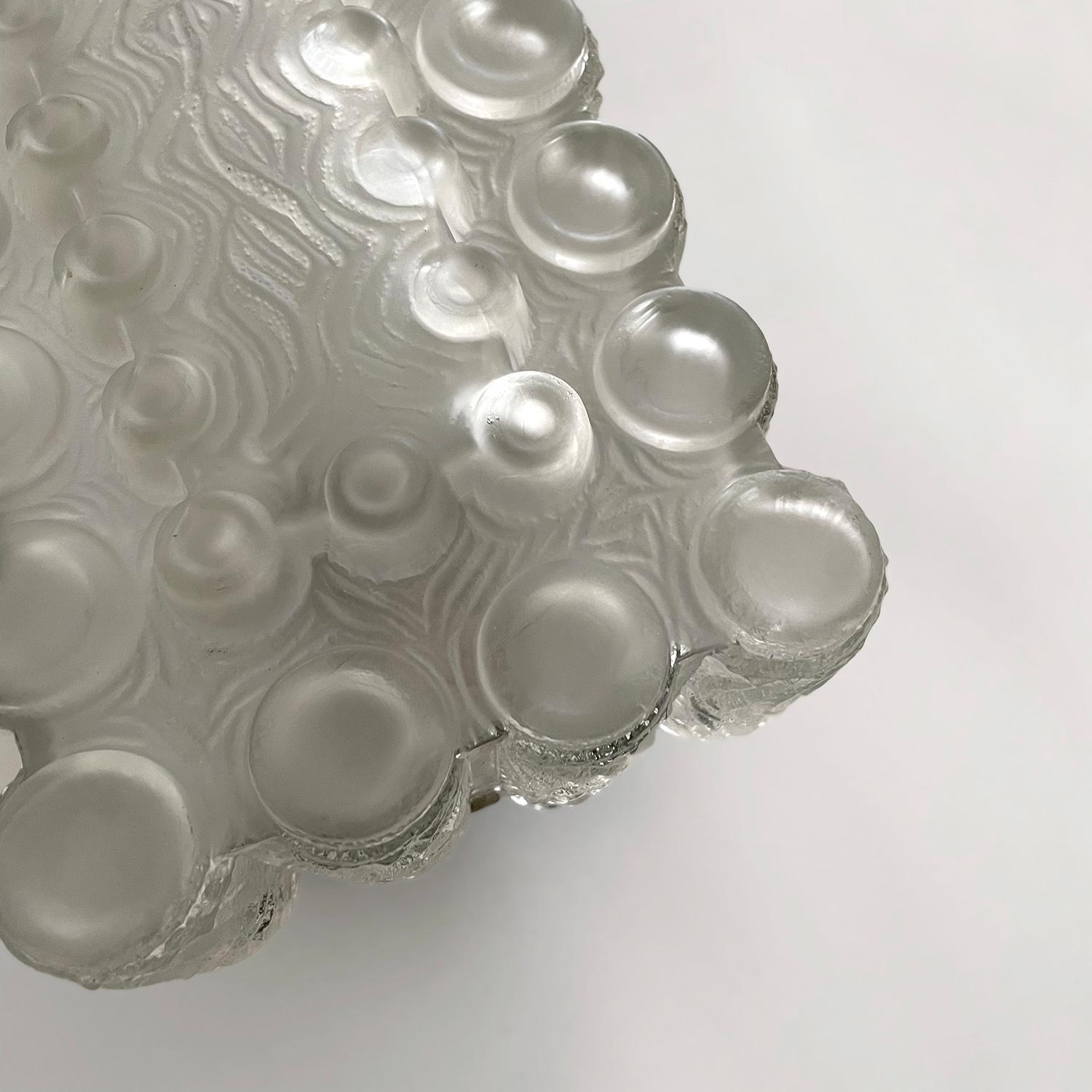 Paire d'appliques à bulles en verre glacé texturé Limburg en vente 6