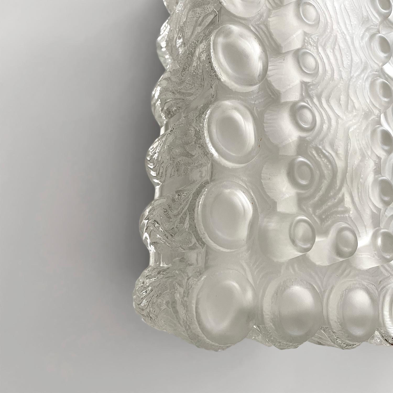 Paire d'appliques à bulles en verre glacé texturé Limburg en vente 2