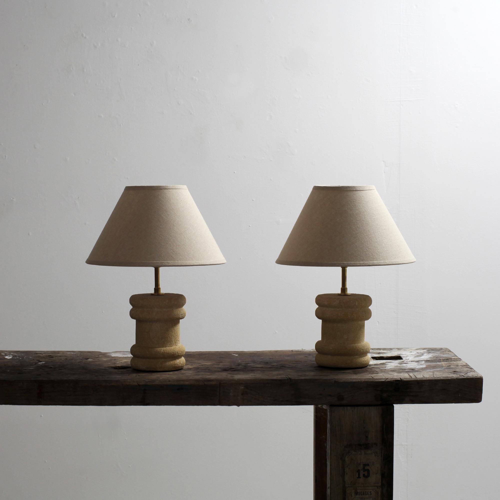 Paire de lampes de table en pierre calcaire Italie 1970 Bon état - En vente à Saint  Ouen, FR