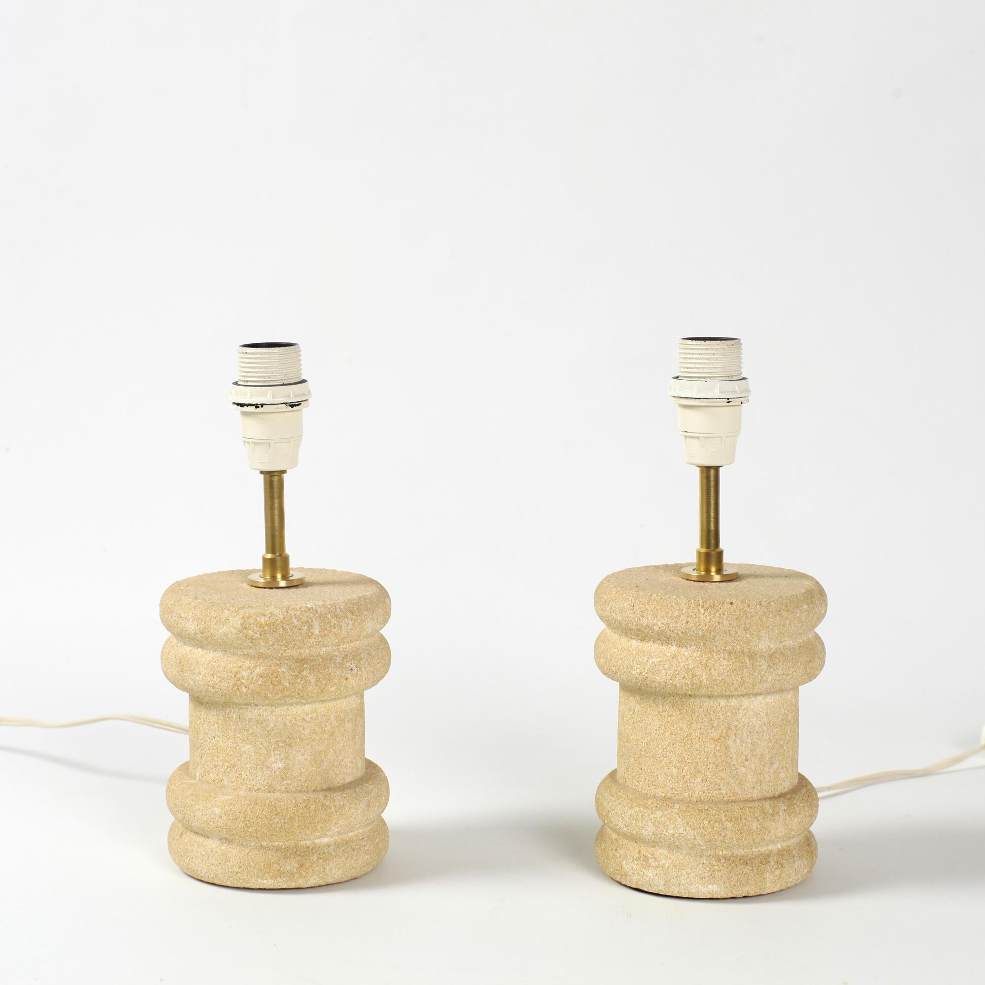 Fin du 20e siècle Paire de lampes de table en pierre calcaire Italie 1970 en vente