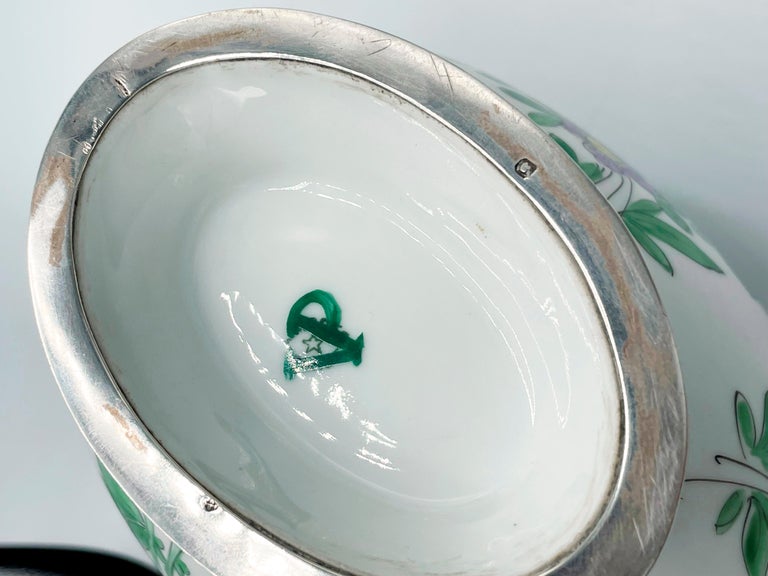Paar Limoges VP Veuve Perrin-Vasen, handbemalte und französische Silbervasen im Angebot bei 1stDibs Deutschland