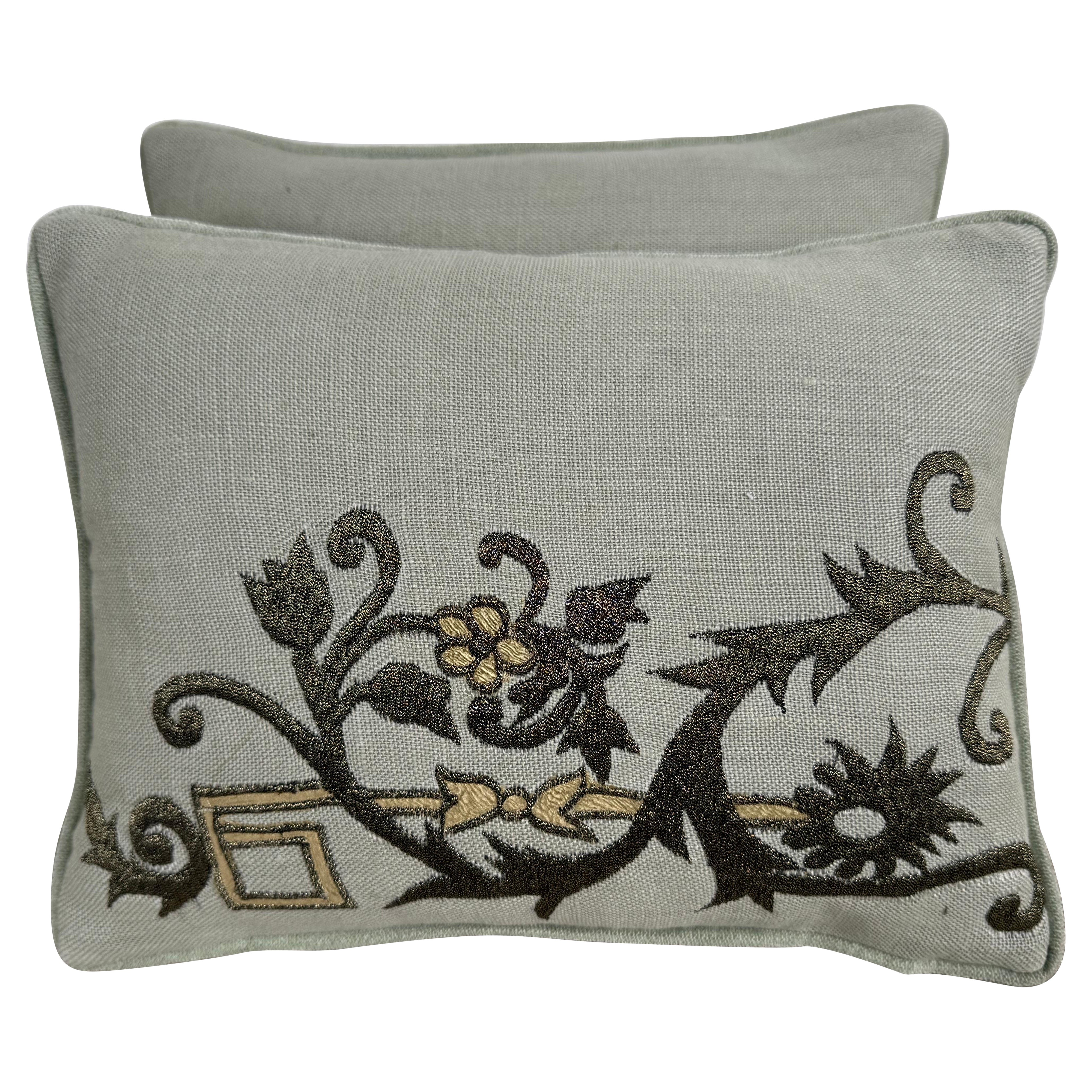 Pareja de almohadas de lino bordado