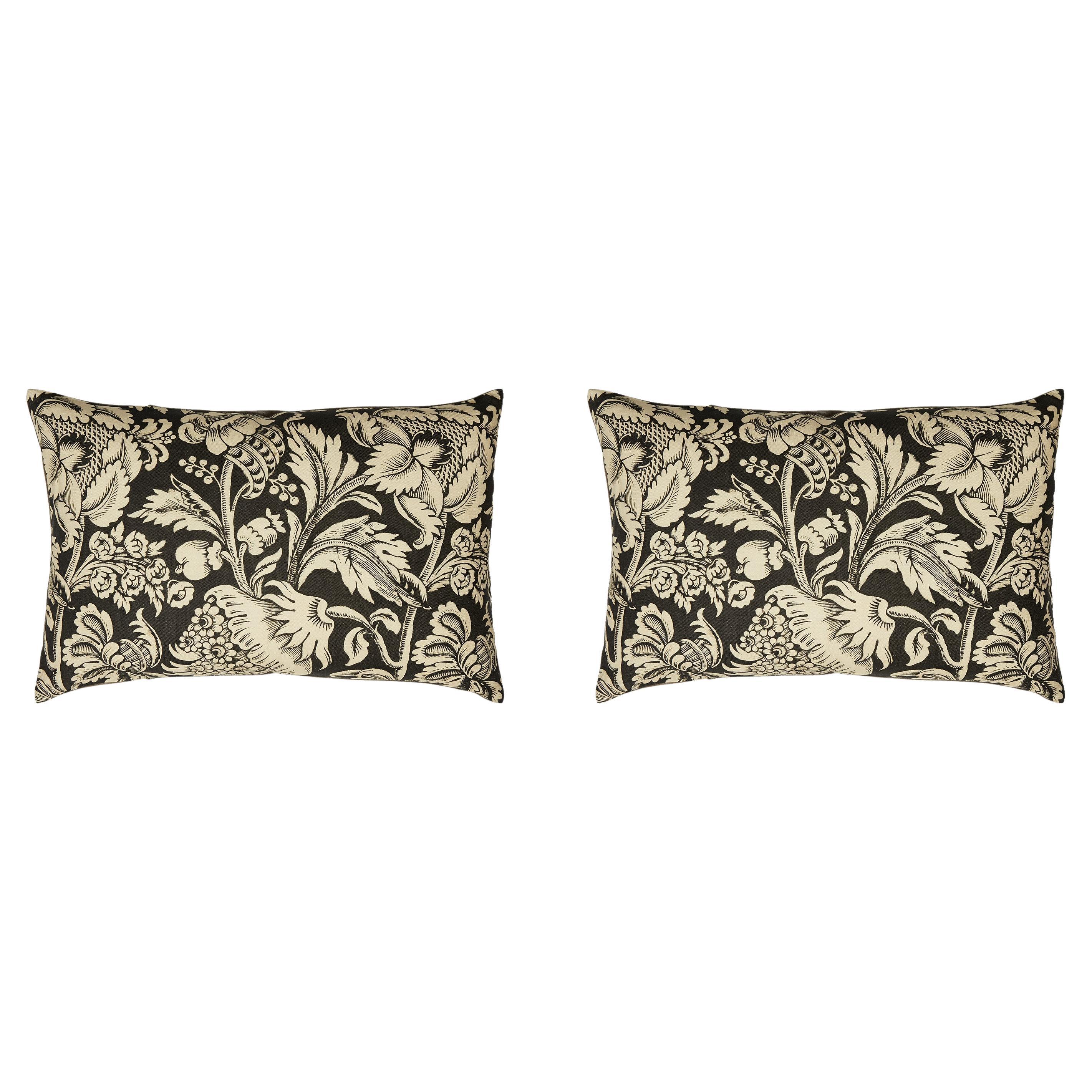 Pair of Linen Pillow Cushions - Grands Pavots - Designed and Made in Paris For Sale