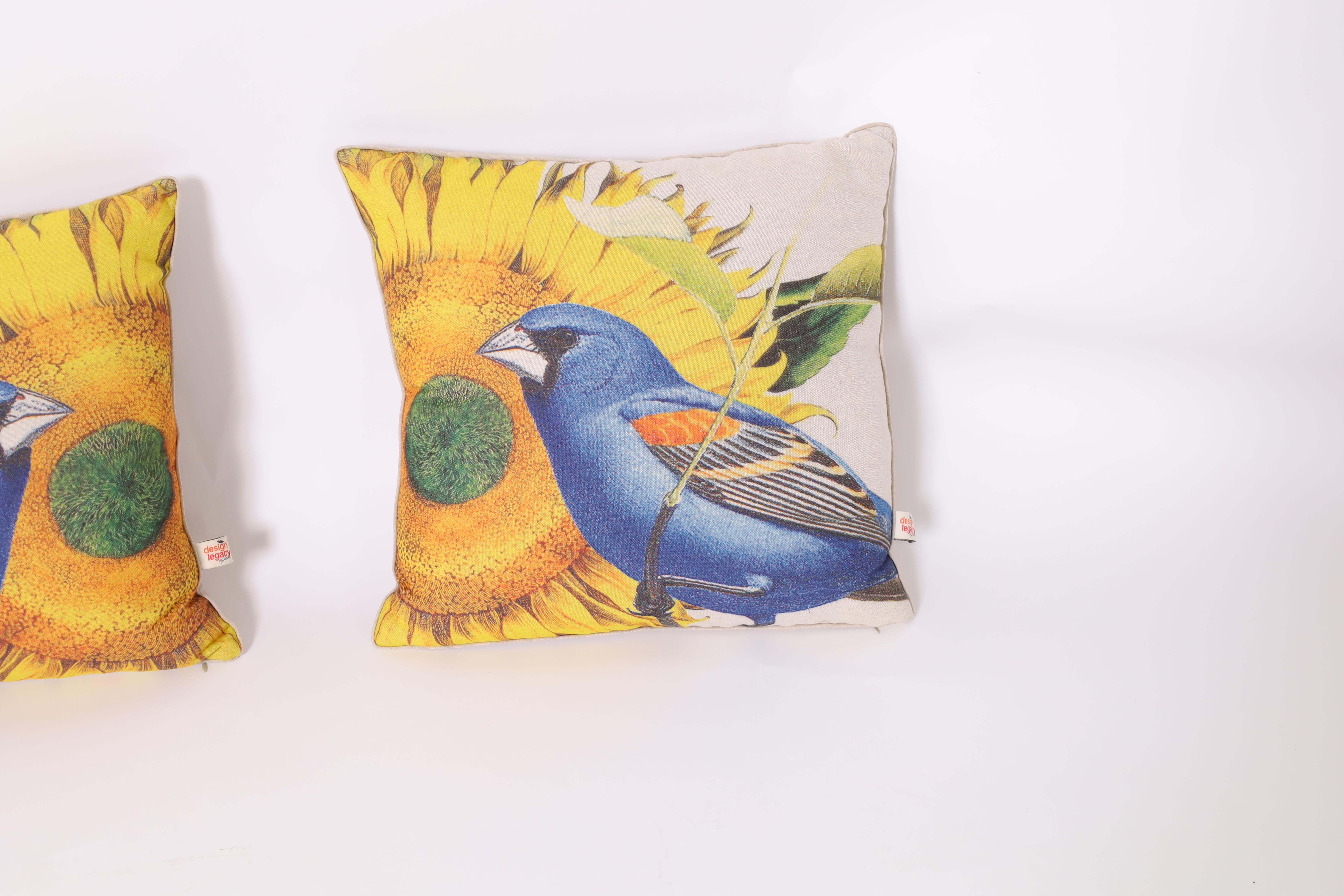 Mid-Century moderno Coppia di cuscini in lino con uccelli blu, prezzo individuale in vendita