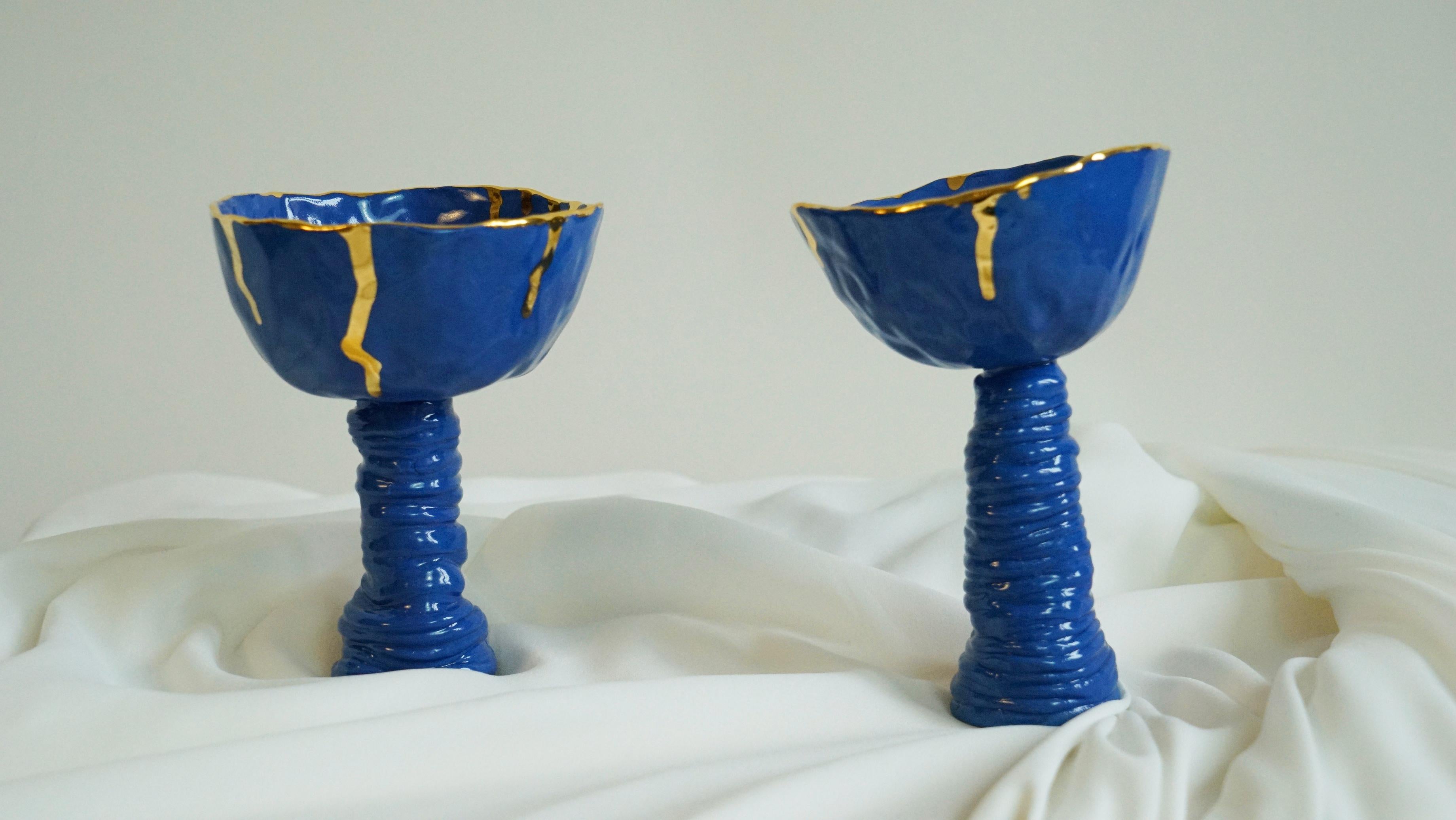 Fatto a mano Bicchieri da vino in porcellana blu di Hania Jneid in vendita