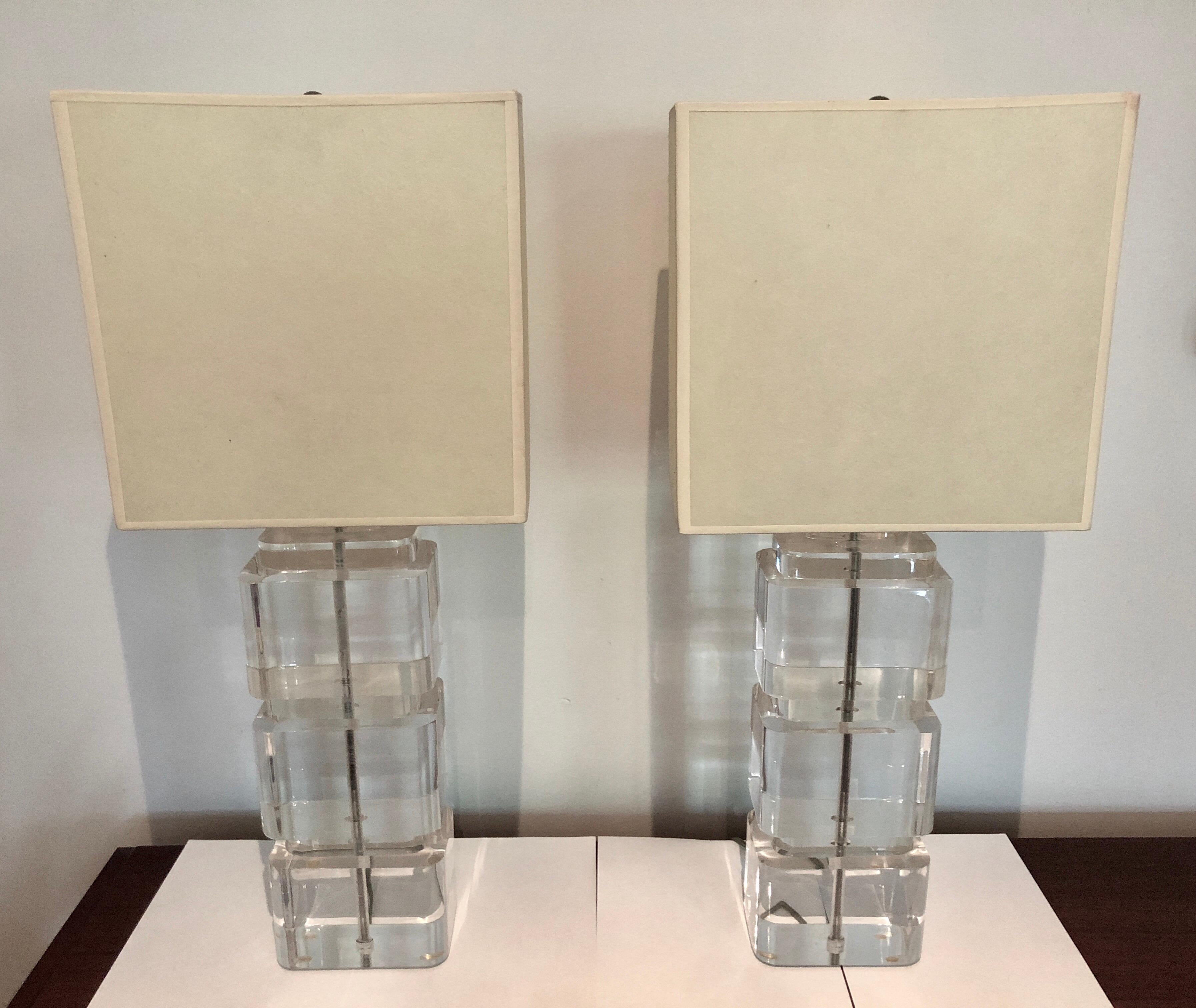 Pair of Liquid Lucite Column Table Lamps by Karl Springer In Good Condition In Brooklyn, NY