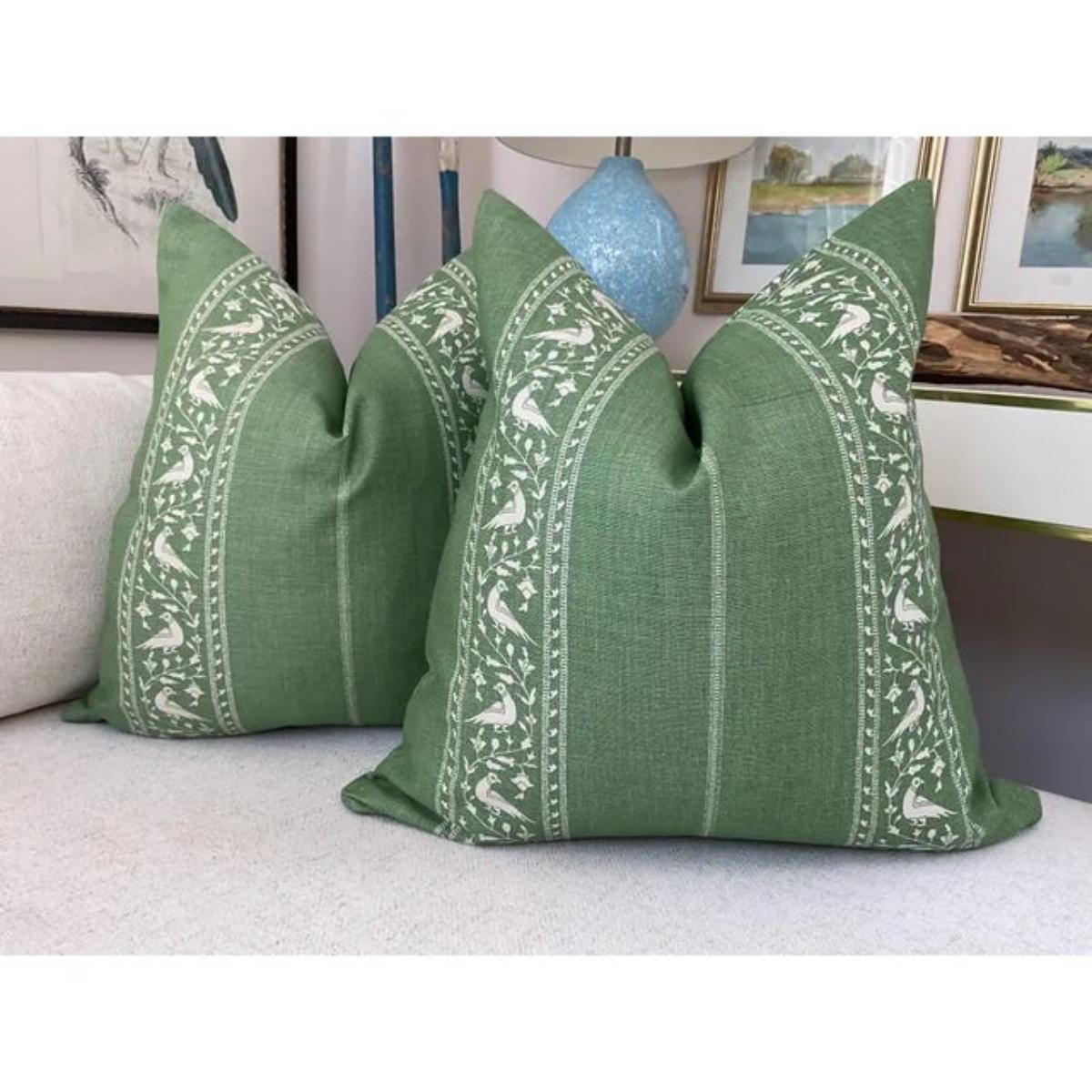 Da Lisa Fine Textiles arriva questo splendido lino a righe e dal peso elevato. 