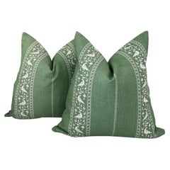 Coppia di cuscini di lusso Lisa Fine Baroda in Greene
Greene