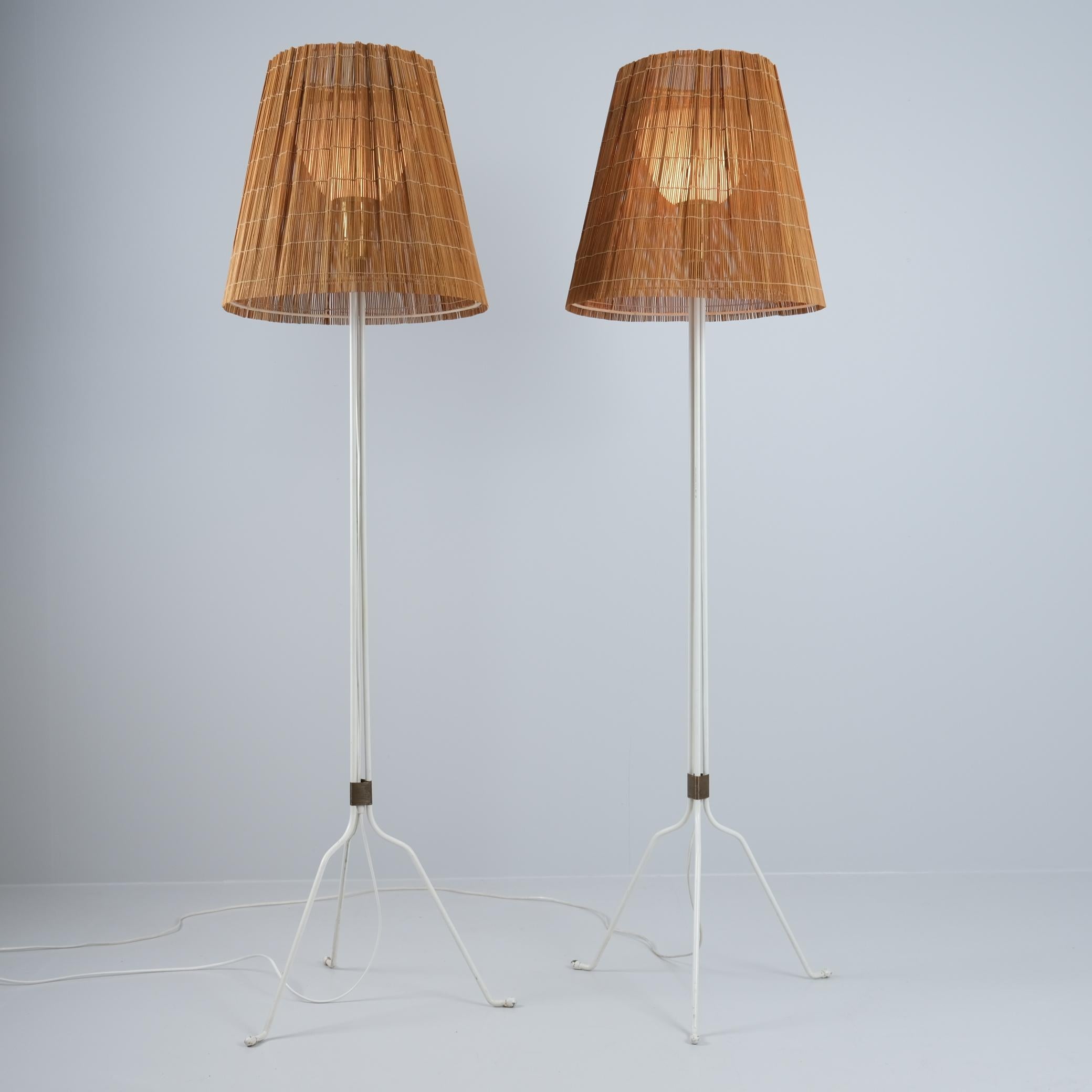 Pair of Lisa Johansson-Papé floor lamps for Orno, model 30-058, 1950s For Sale 4