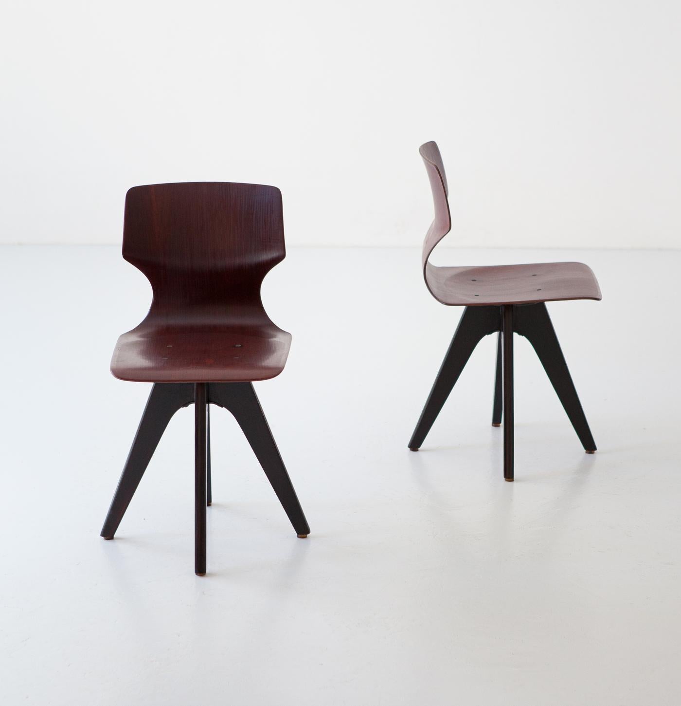 Paire de petites chaises ou tabourets d'appoint en bois courbé Bon état - En vente à Rome, IT